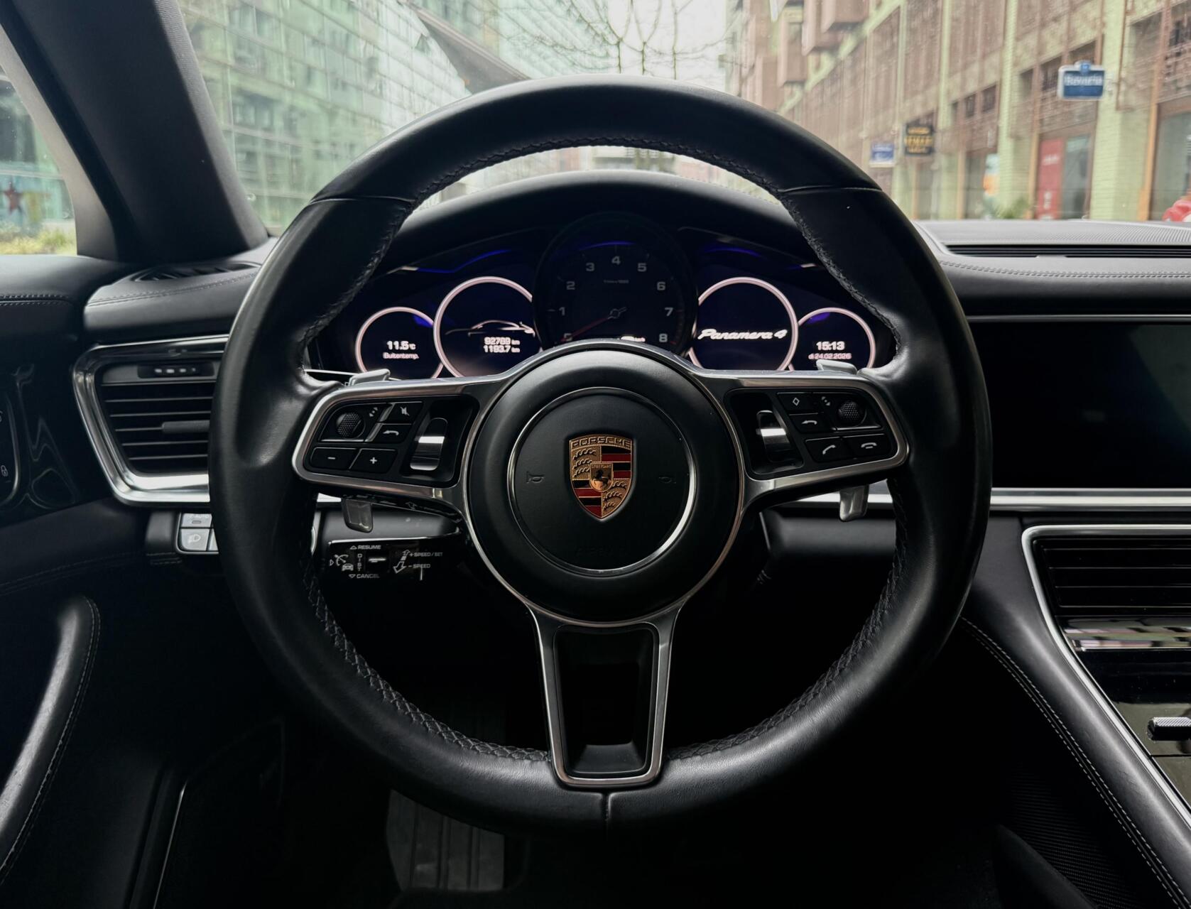 Foto van Porsche Panamera 4
