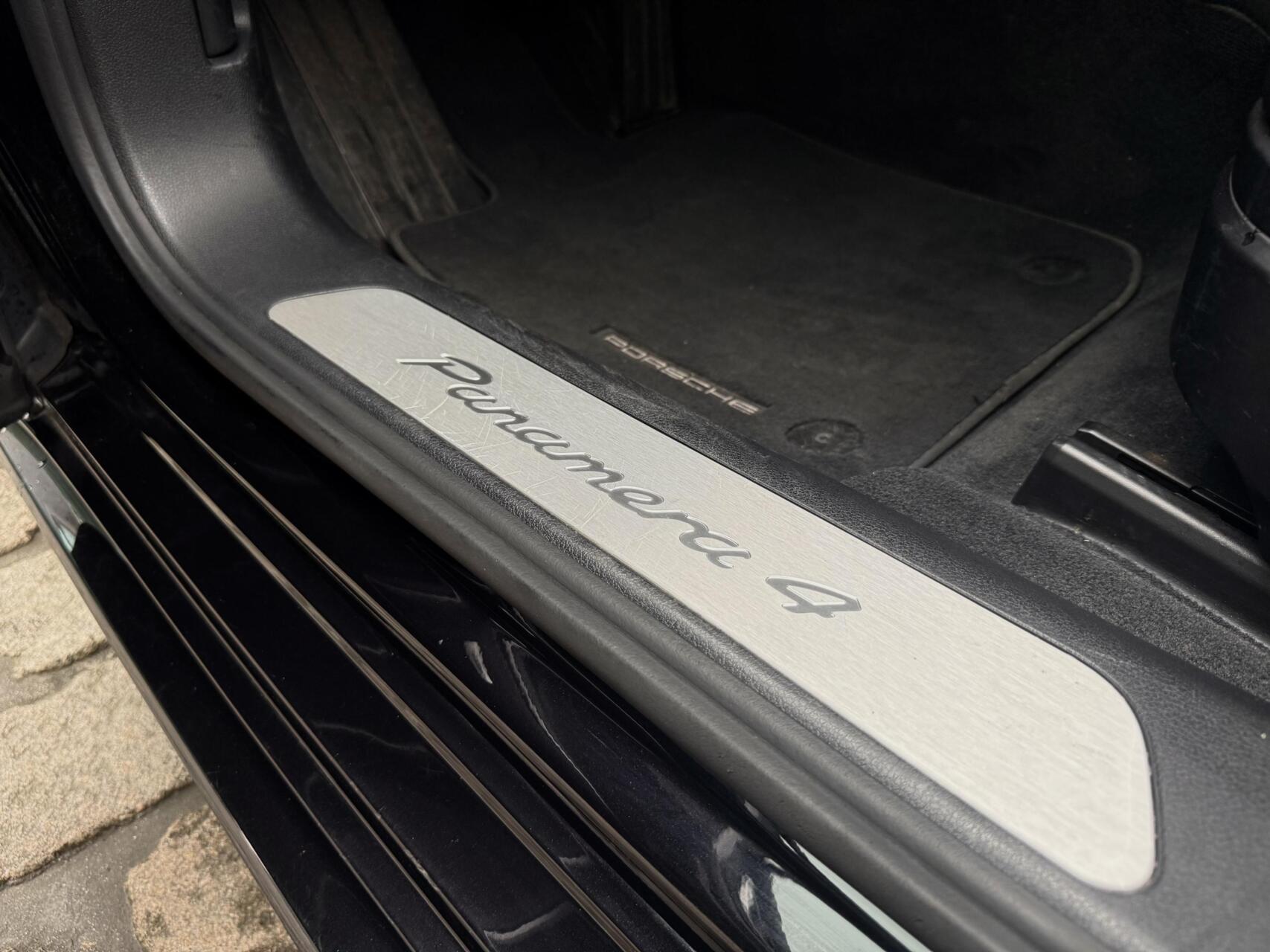 Foto van Porsche Panamera 4
