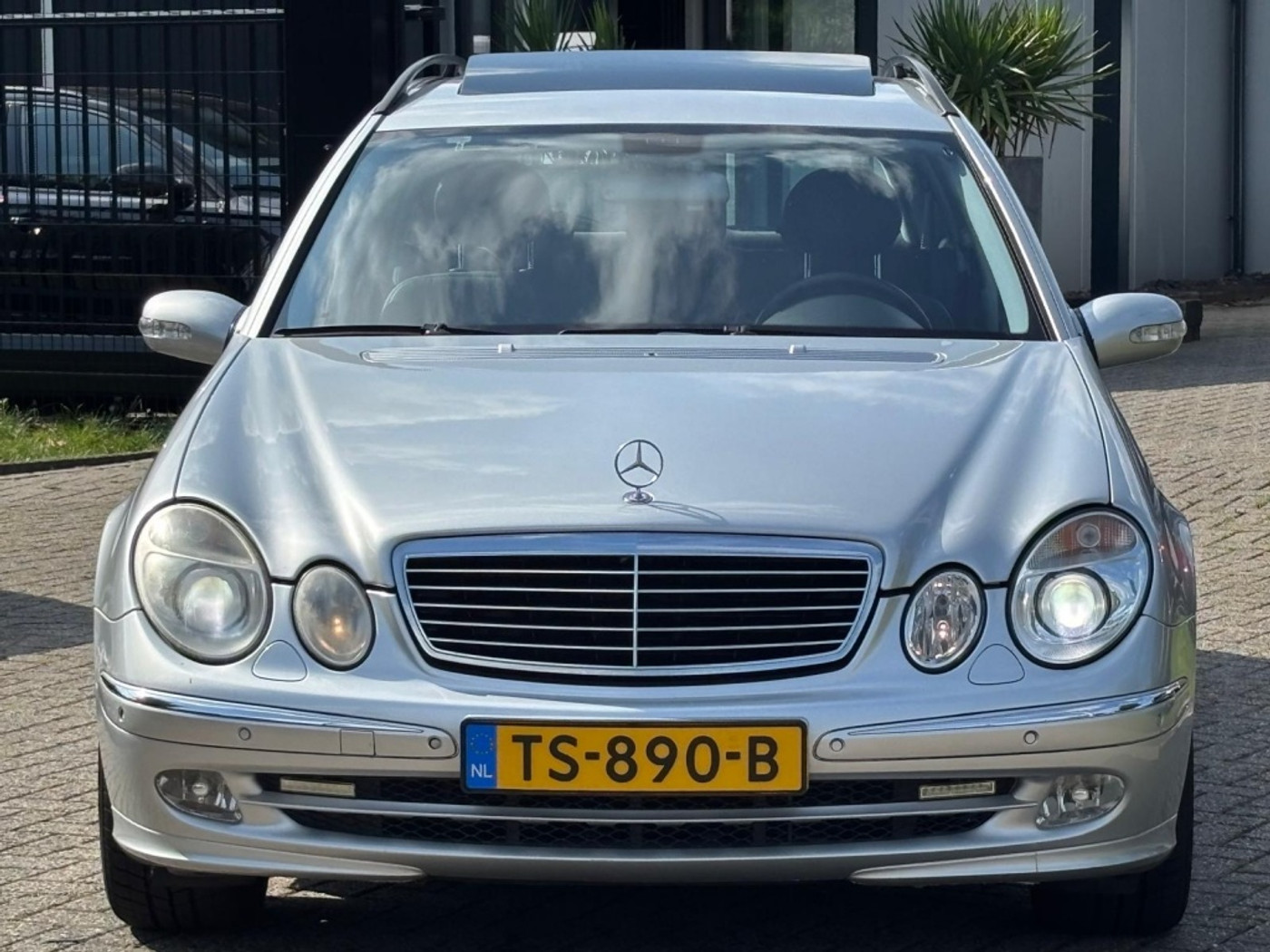 Foto van Mercedes-Benz E 500