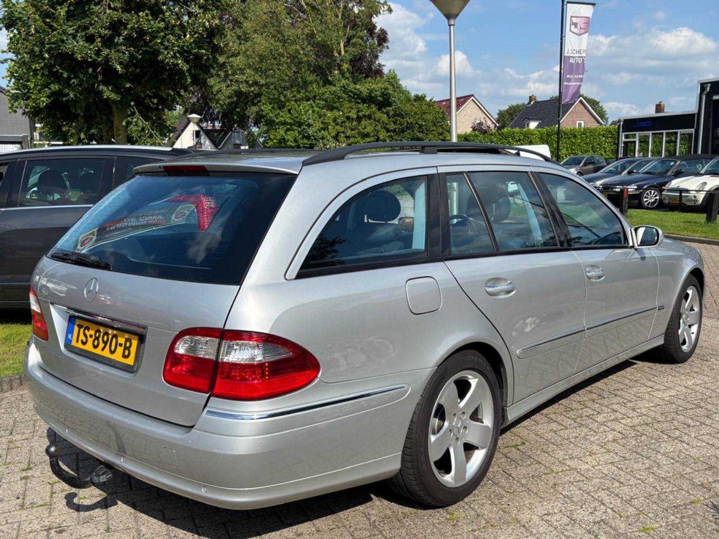 Foto van Mercedes-Benz E 500