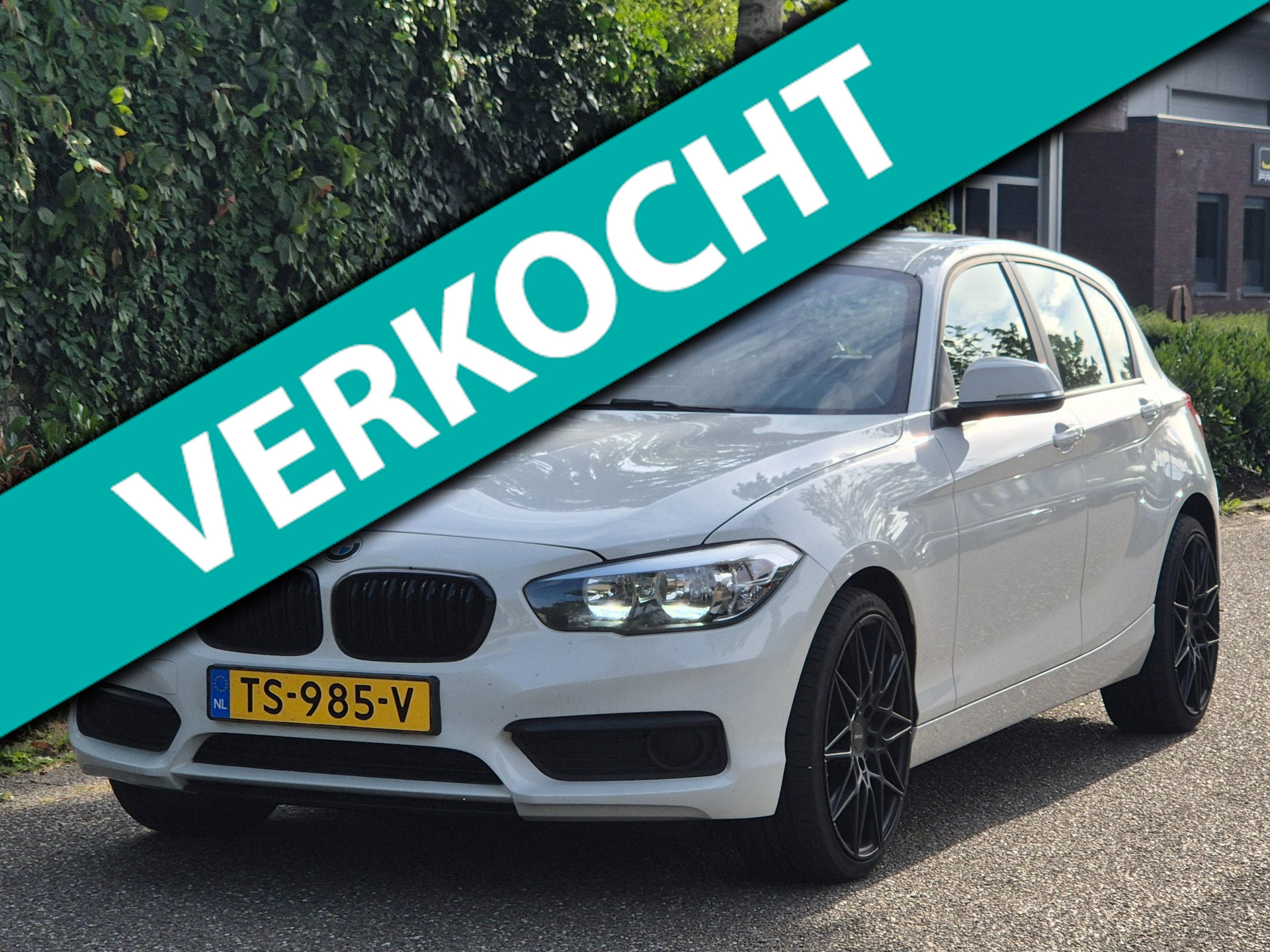 BMW 116i 116i Essential 2015 - voorkant