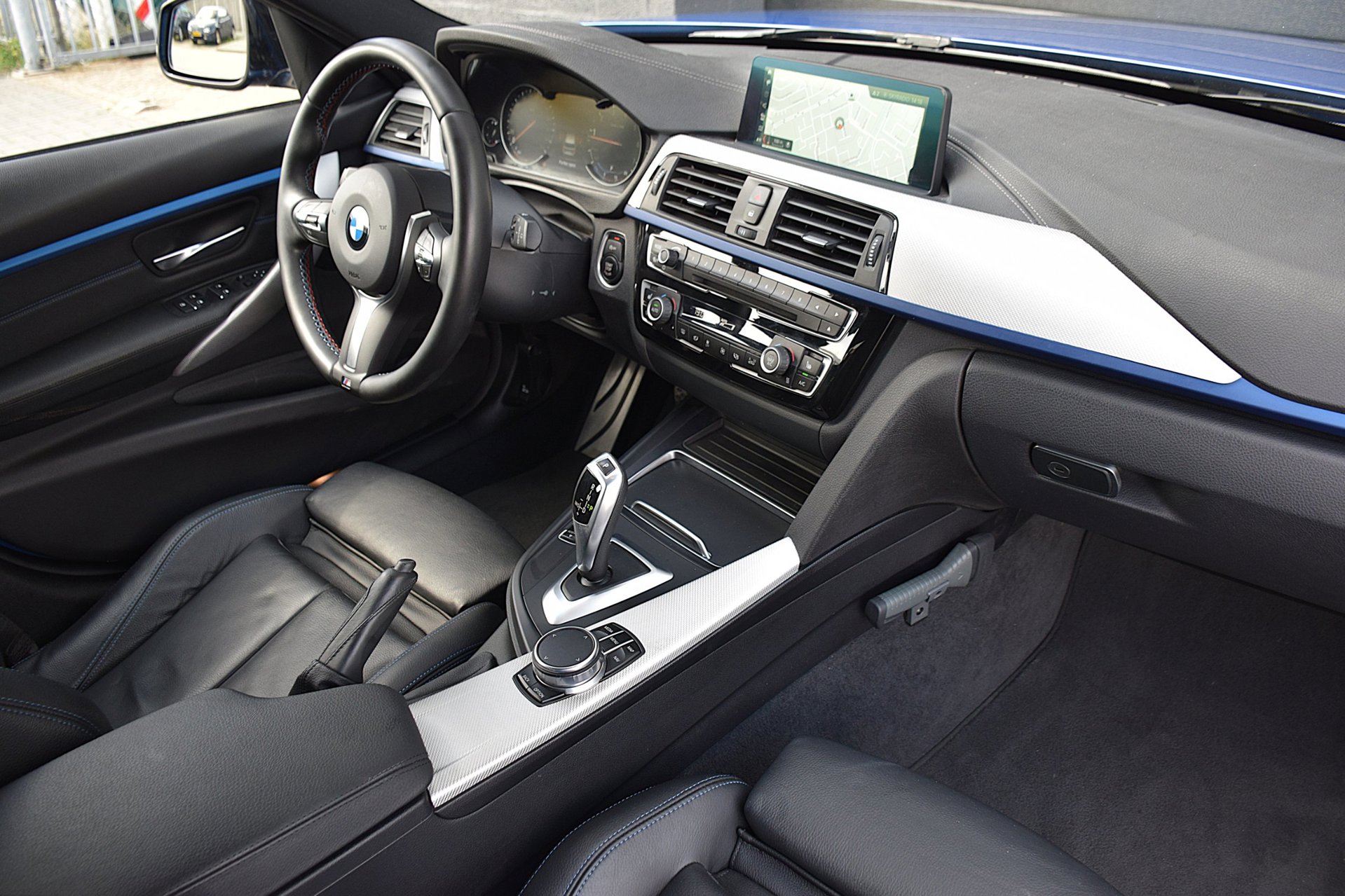 Foto van BMW 330i