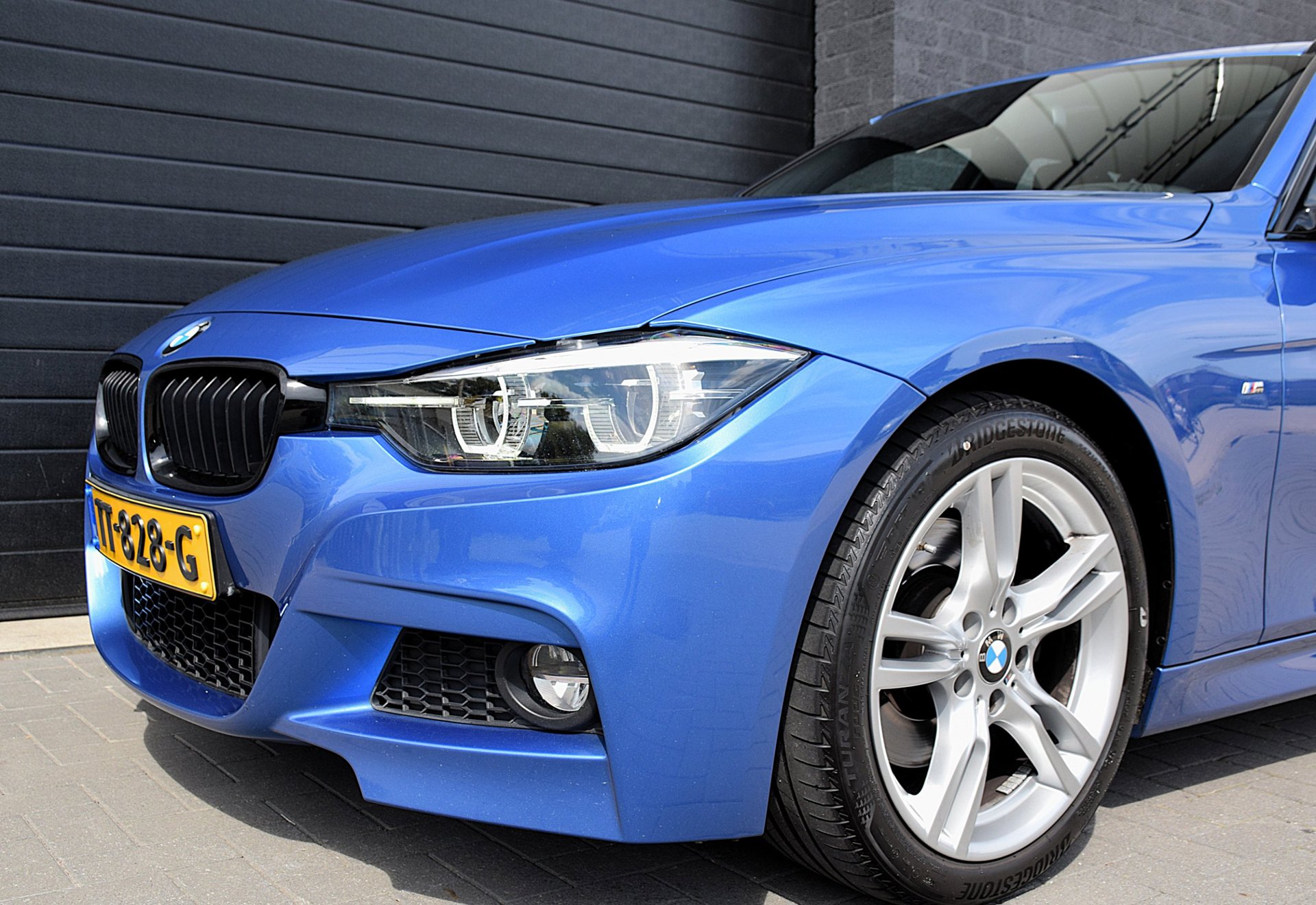 Foto van BMW 330i