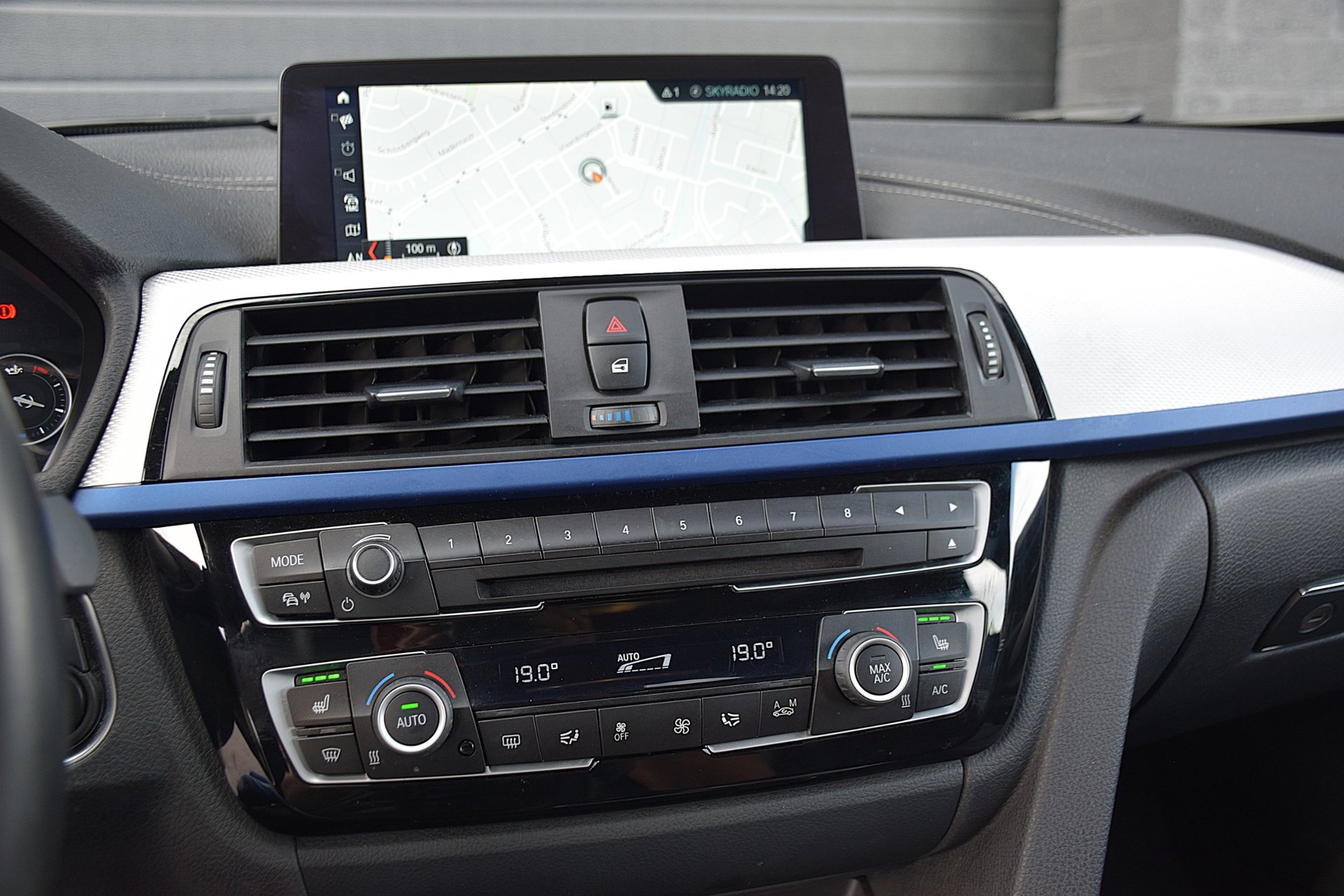 Foto van BMW 330i