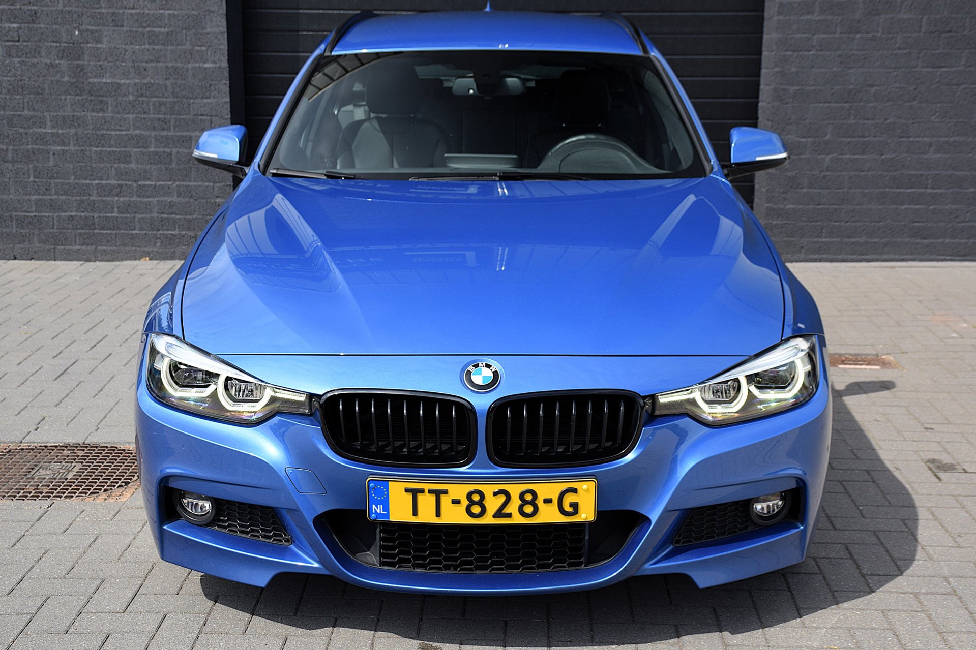 Foto van BMW 330i