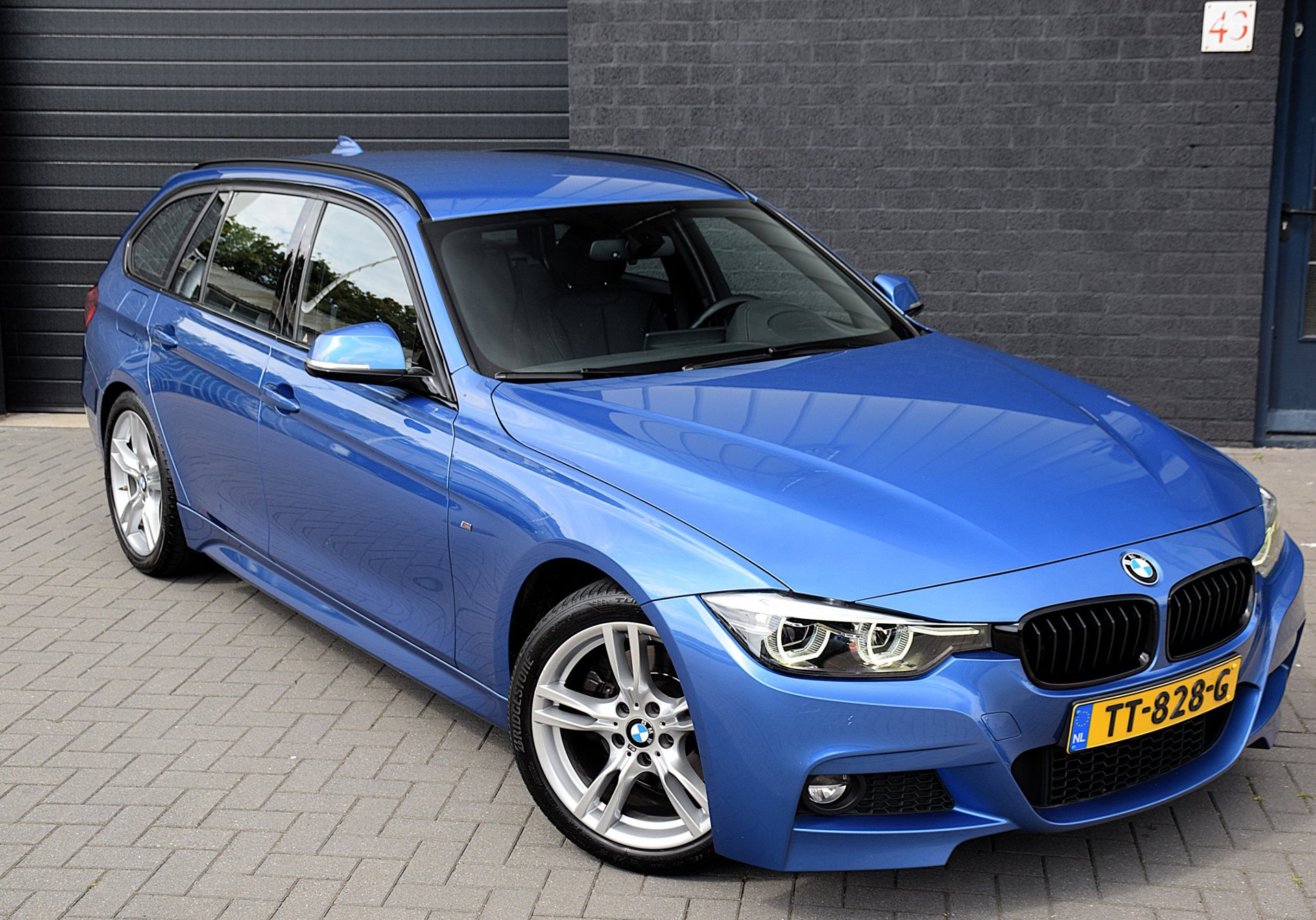 Foto van BMW 330i