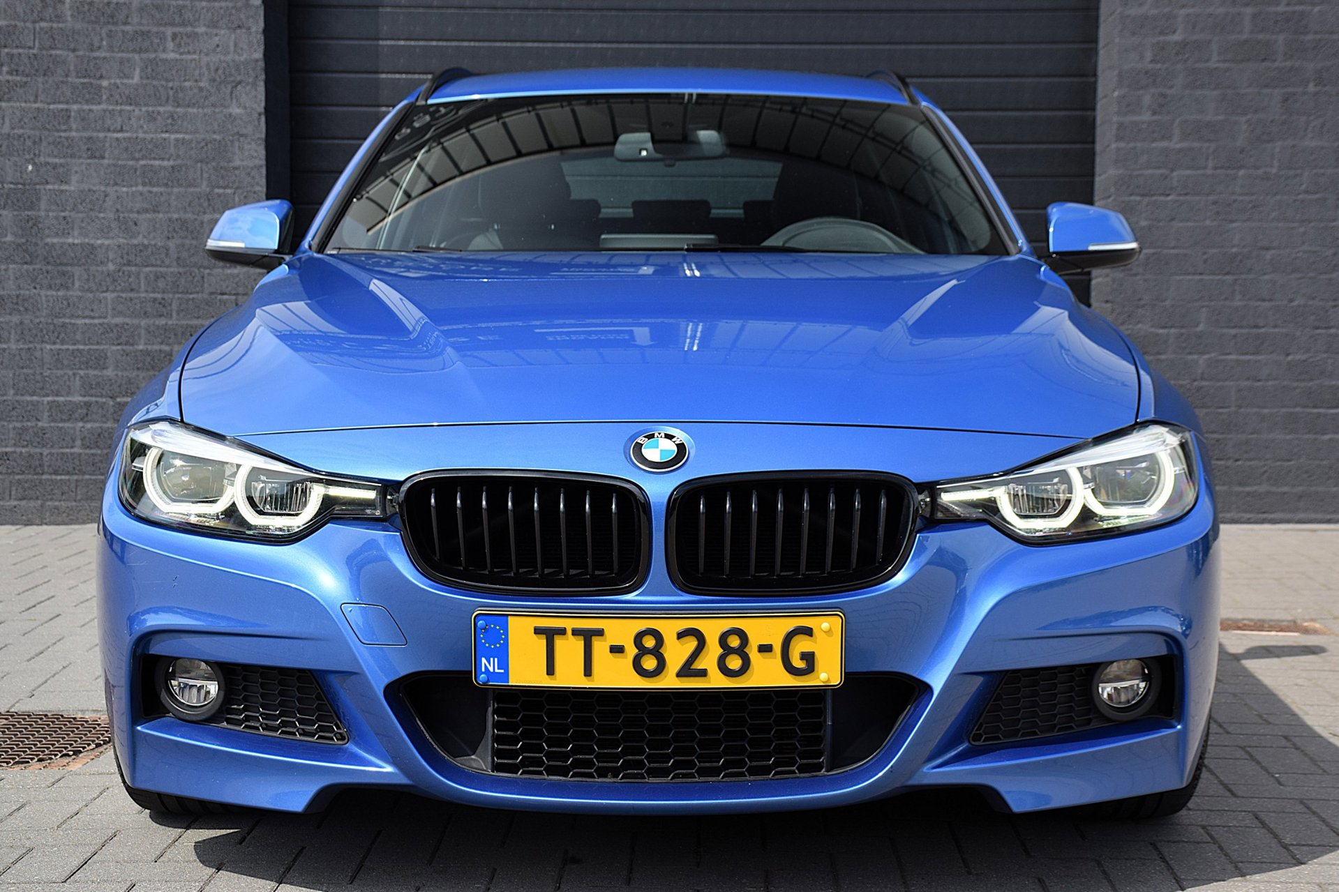 Foto van BMW 330i