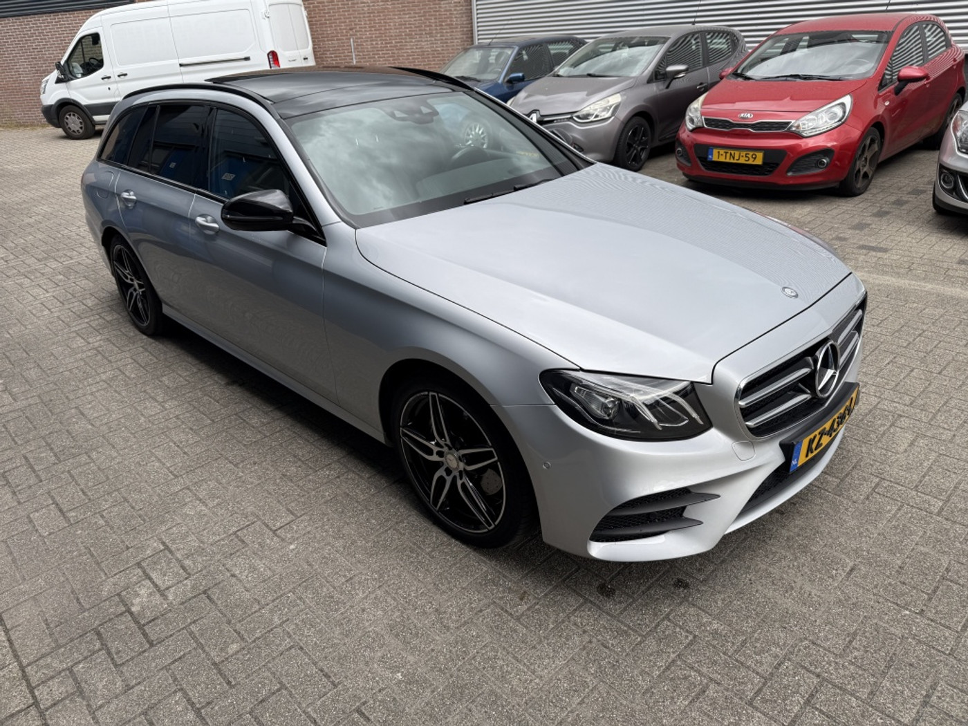 Foto van Mercedes-Benz E 220 D
