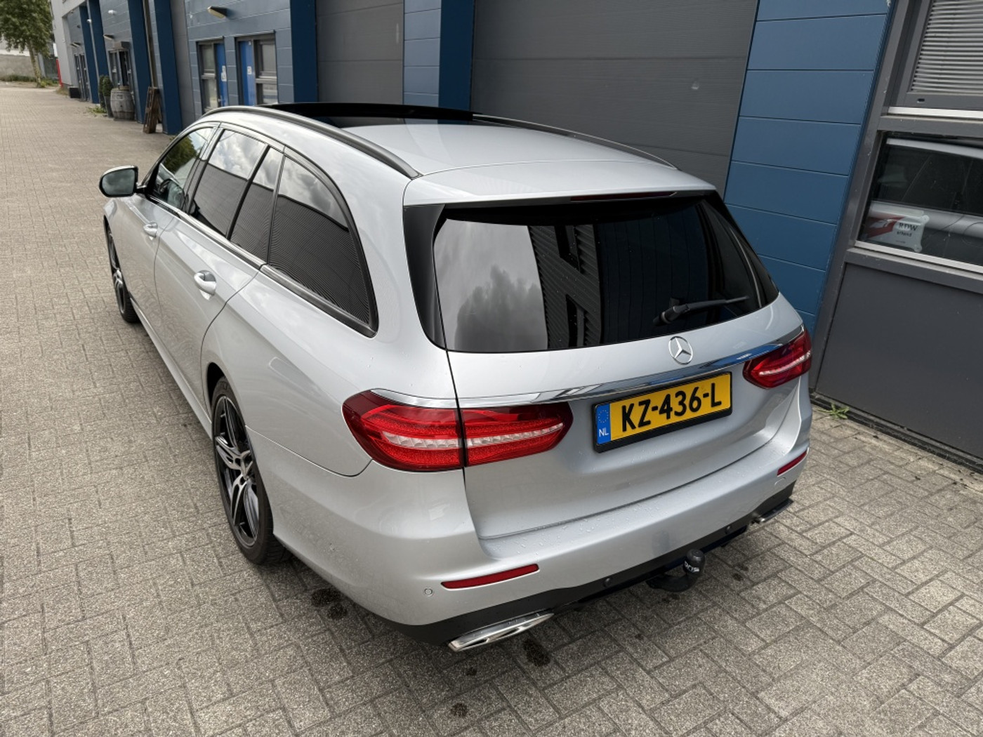 Foto van Mercedes-Benz E 220 D