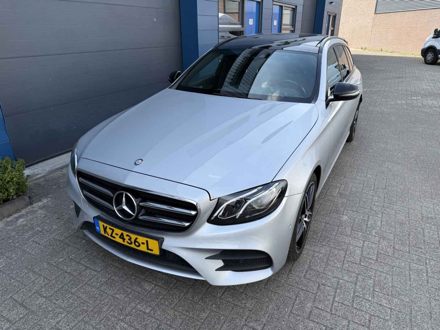 Foto van Mercedes-Benz E 220 D