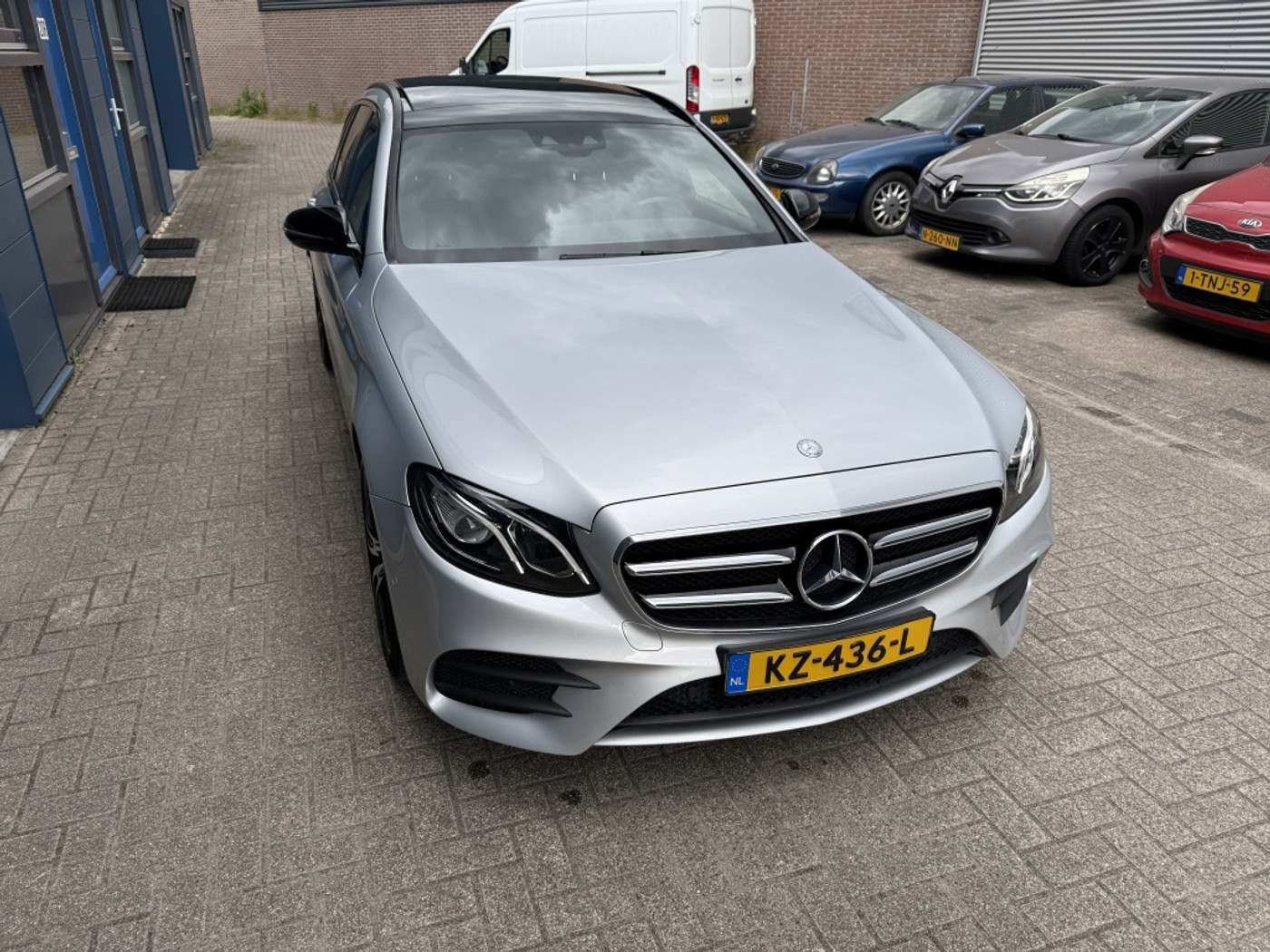 Foto van Mercedes-Benz E 220 D