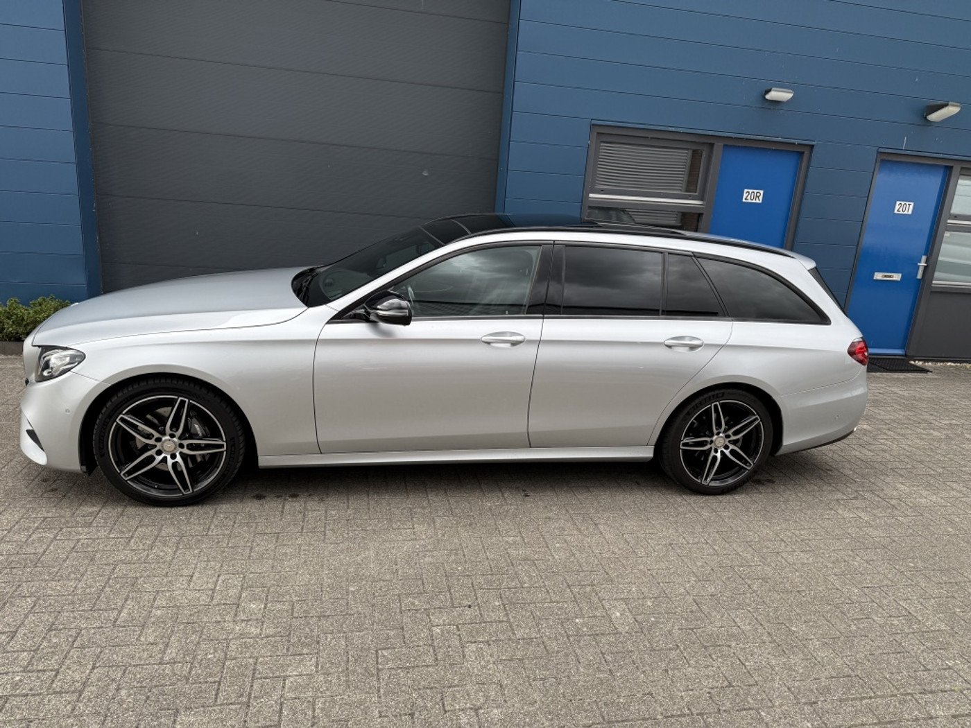 Foto van Mercedes-Benz E 220 D
