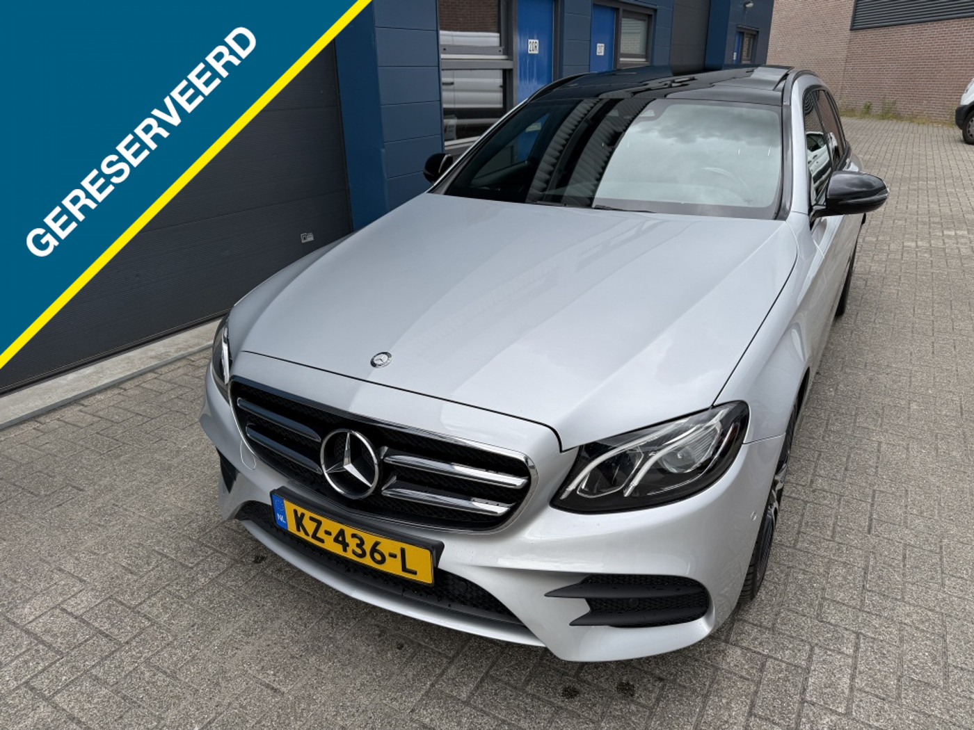 Mercedes-Benz E 220 D 220AMGLine Pano GrNavi VolOpt!! 2017 - voorkant