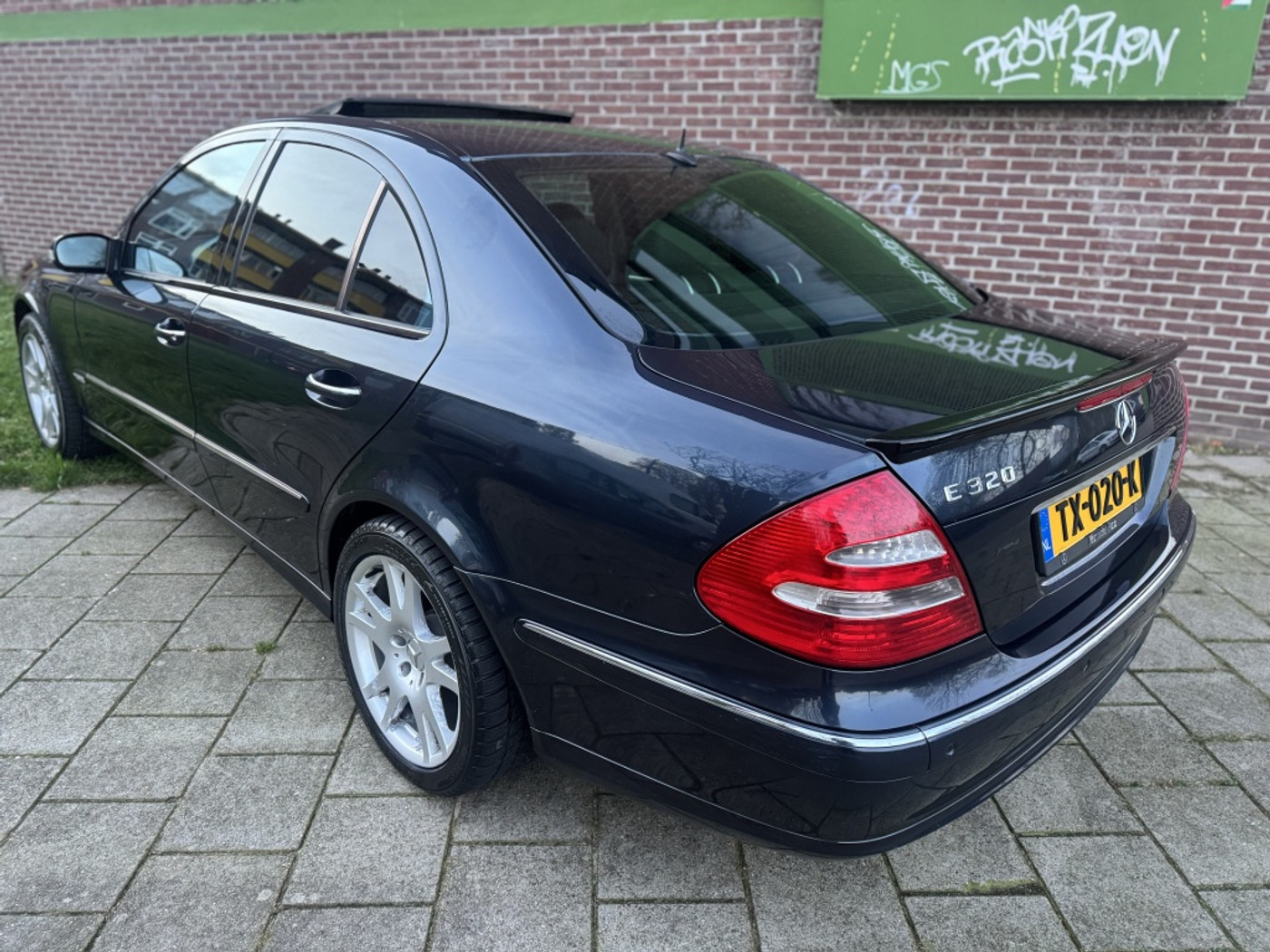Foto van Mercedes-Benz E 320