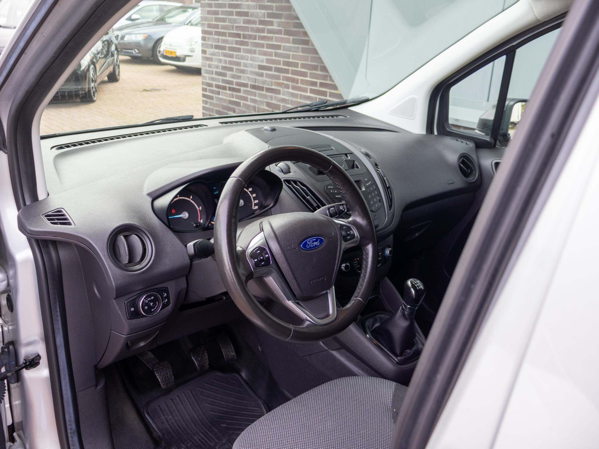 Foto van Ford Transit Courier
