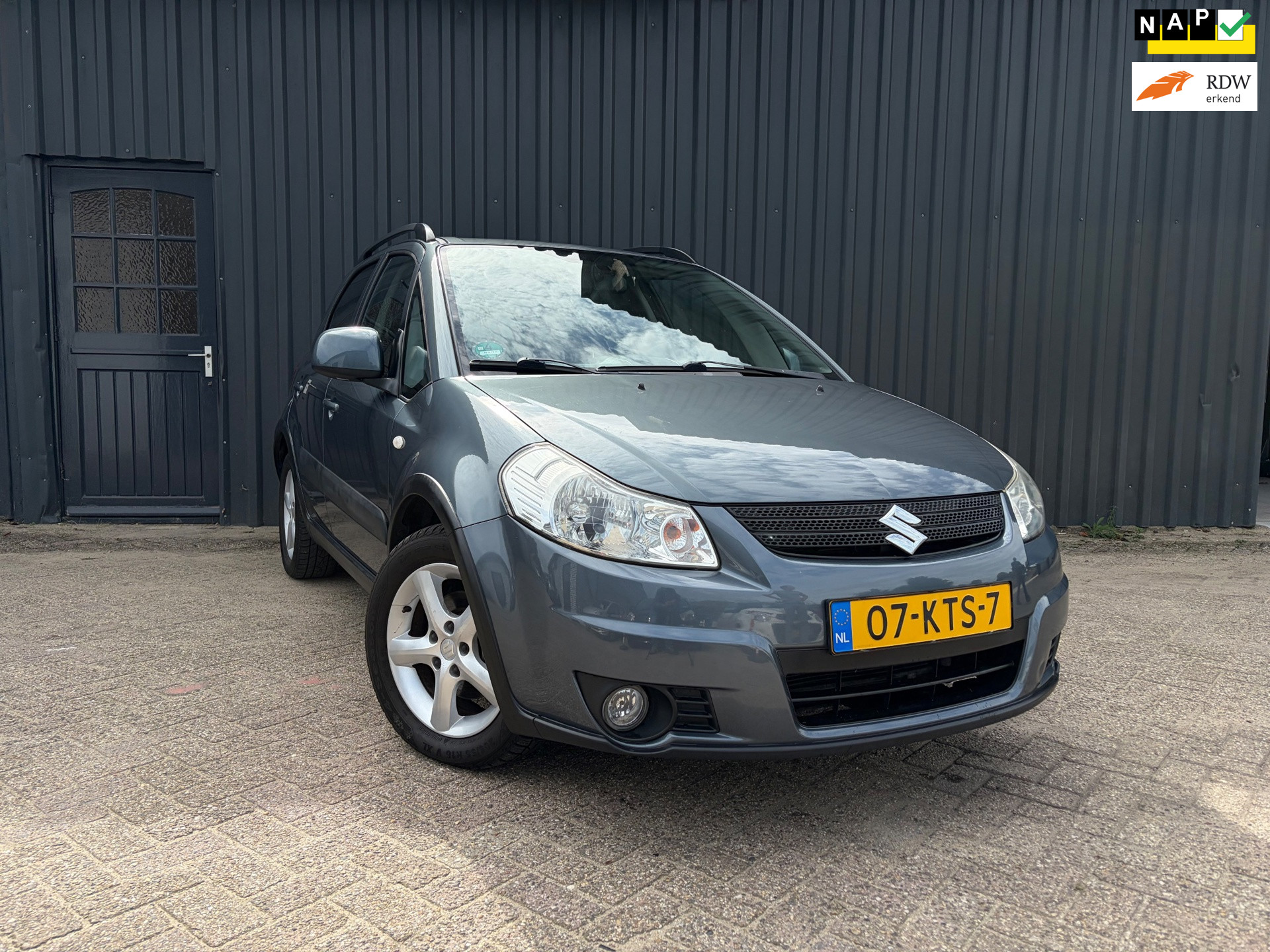 Suzuki Sx4 1.6 | 5 Deurs | Airco | Getinte Ramen | Nwe APK | 2010 - voorkant