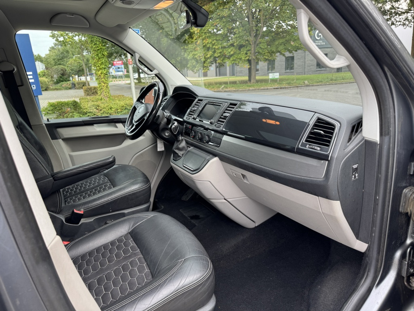 Foto van Volkswagen Transporter Double Cab