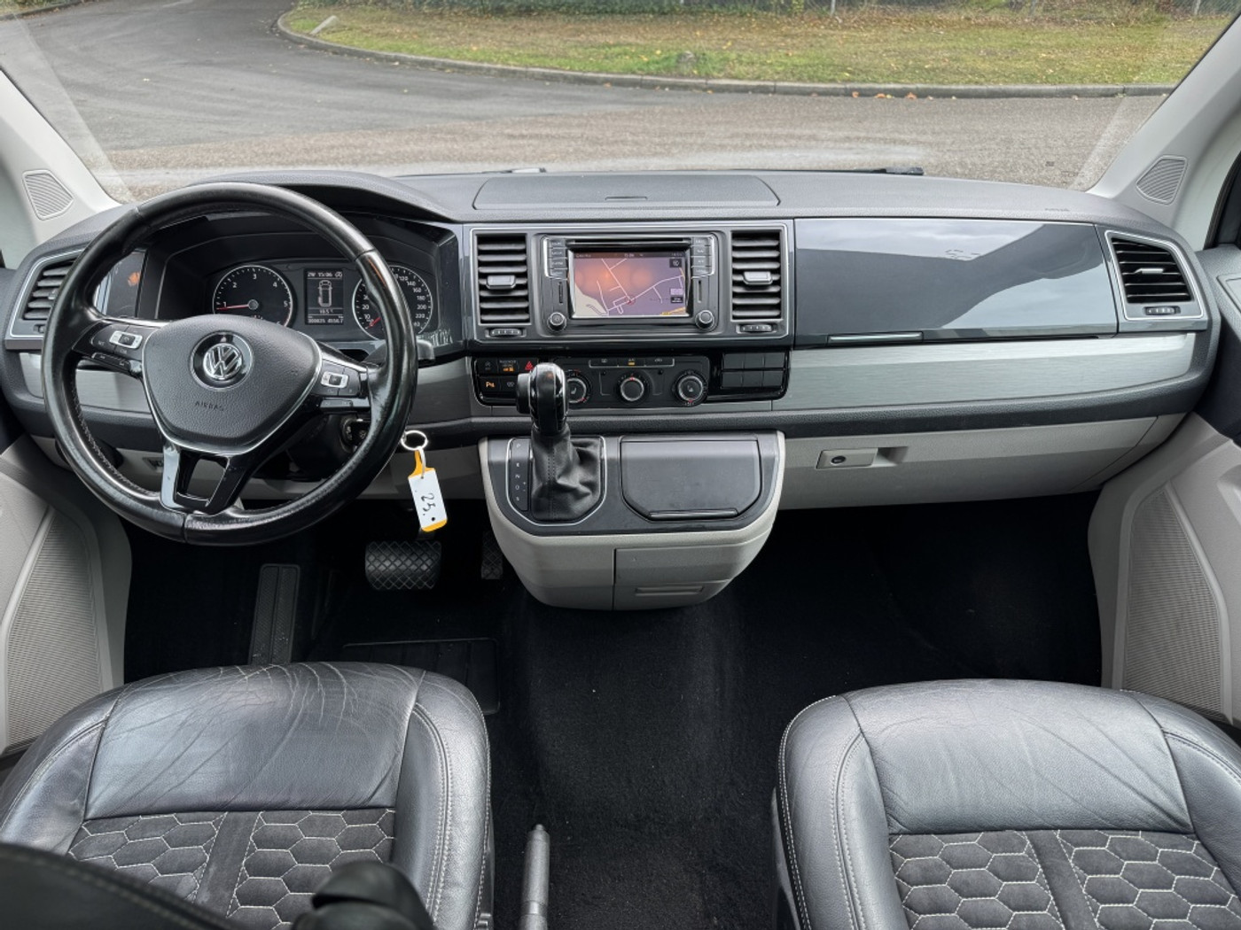 Foto van Volkswagen Transporter Double Cab