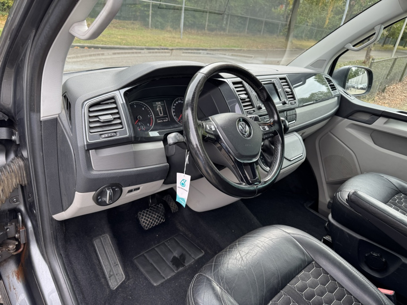 Foto van Volkswagen Transporter Double Cab