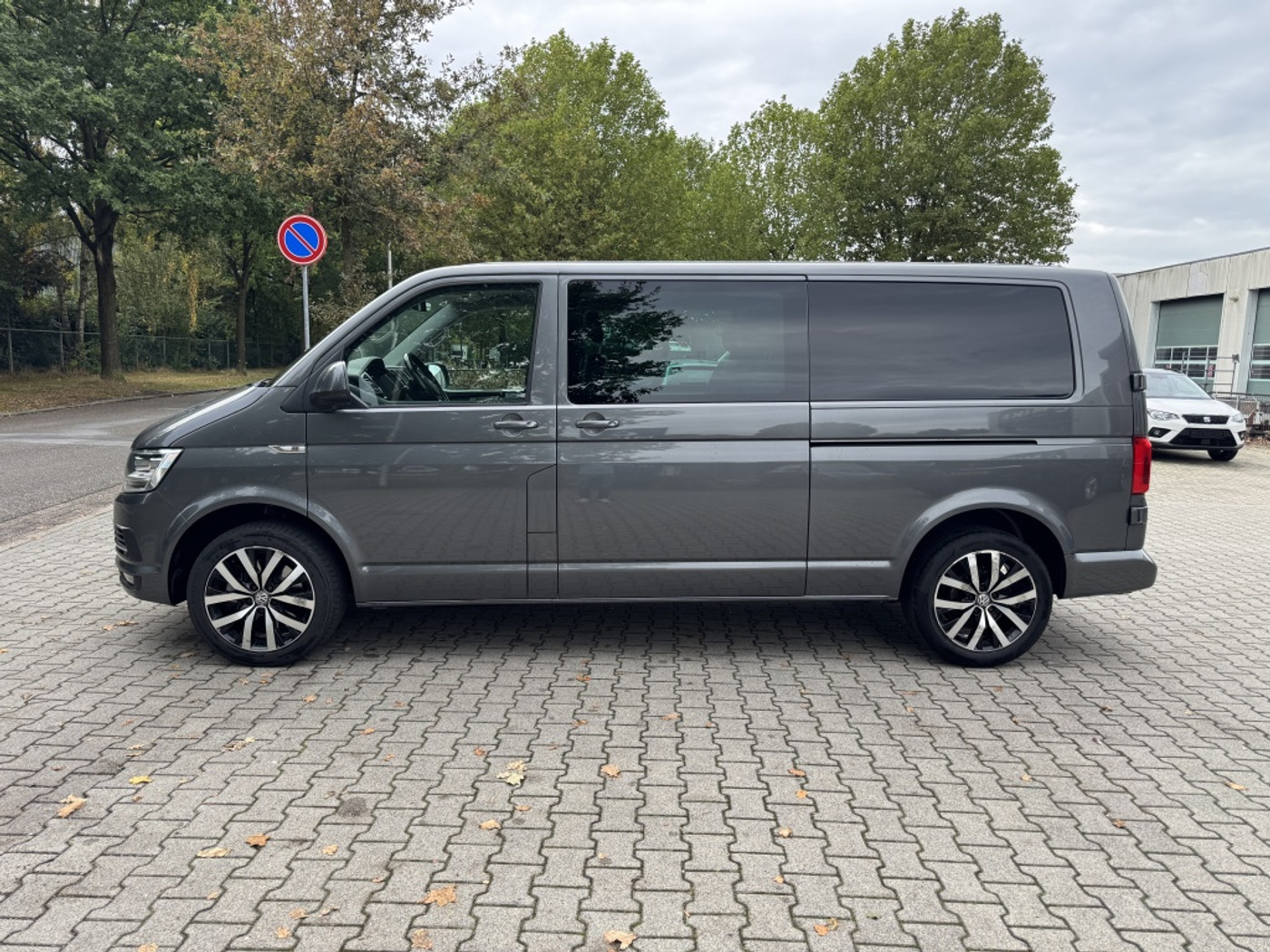Foto van Volkswagen Transporter Double Cab