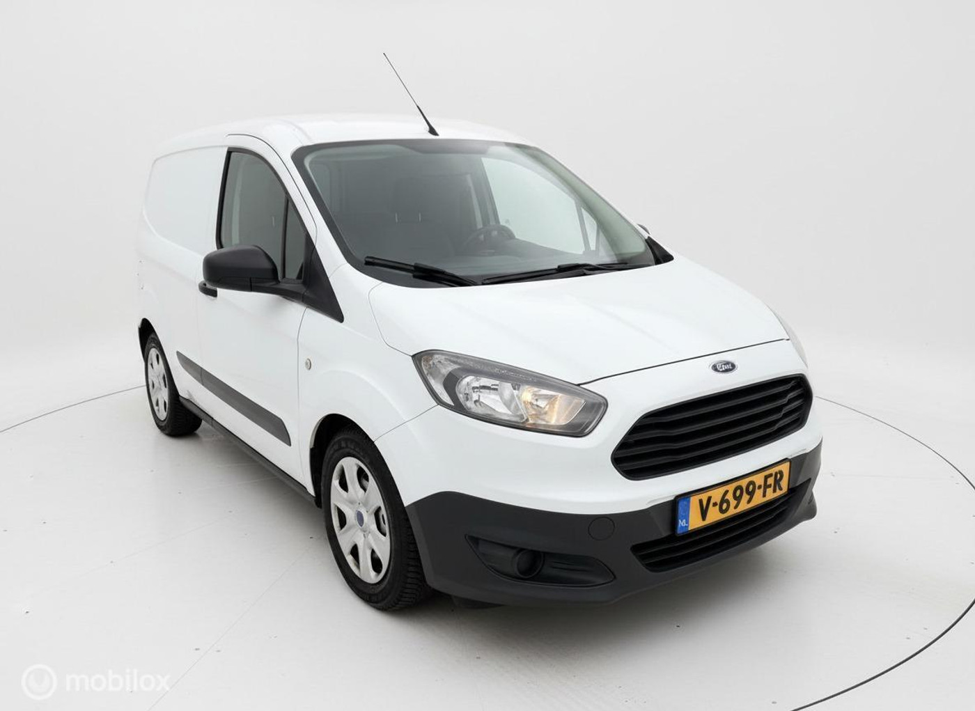 Foto van Ford Transit Courier