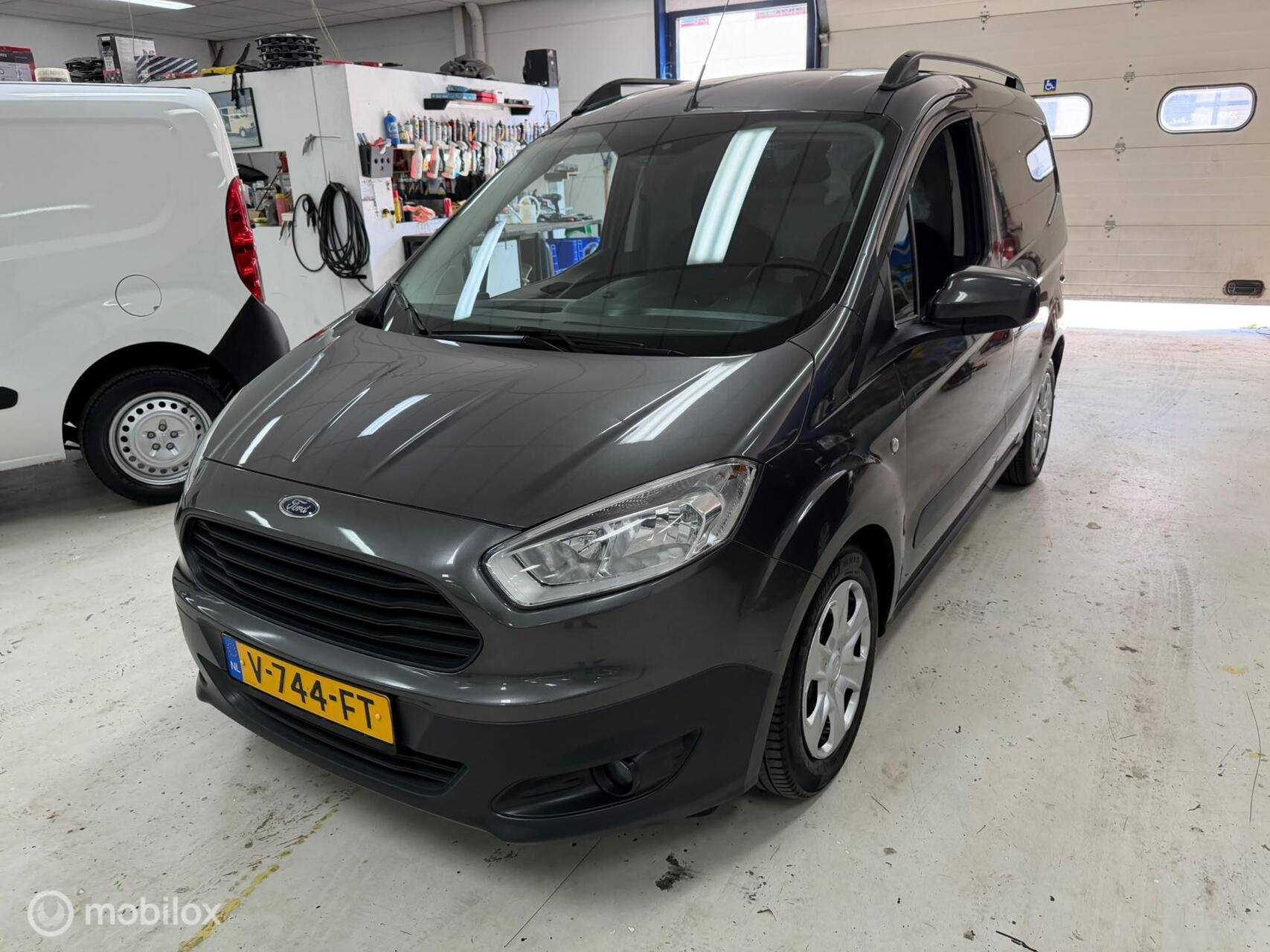 Foto van Ford Transit Courier