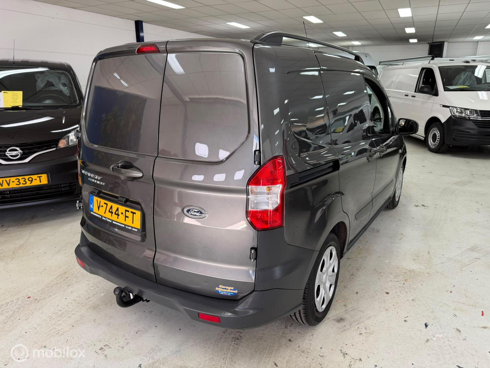 Foto van Ford Transit Courier