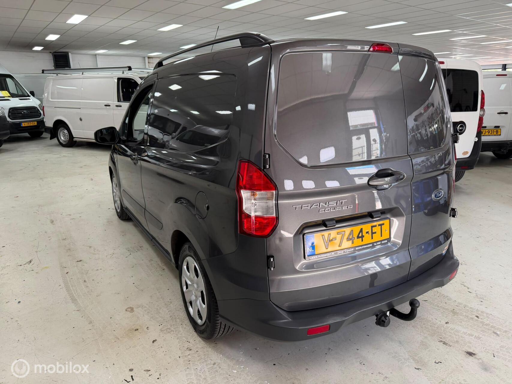 Foto van Ford Transit Courier