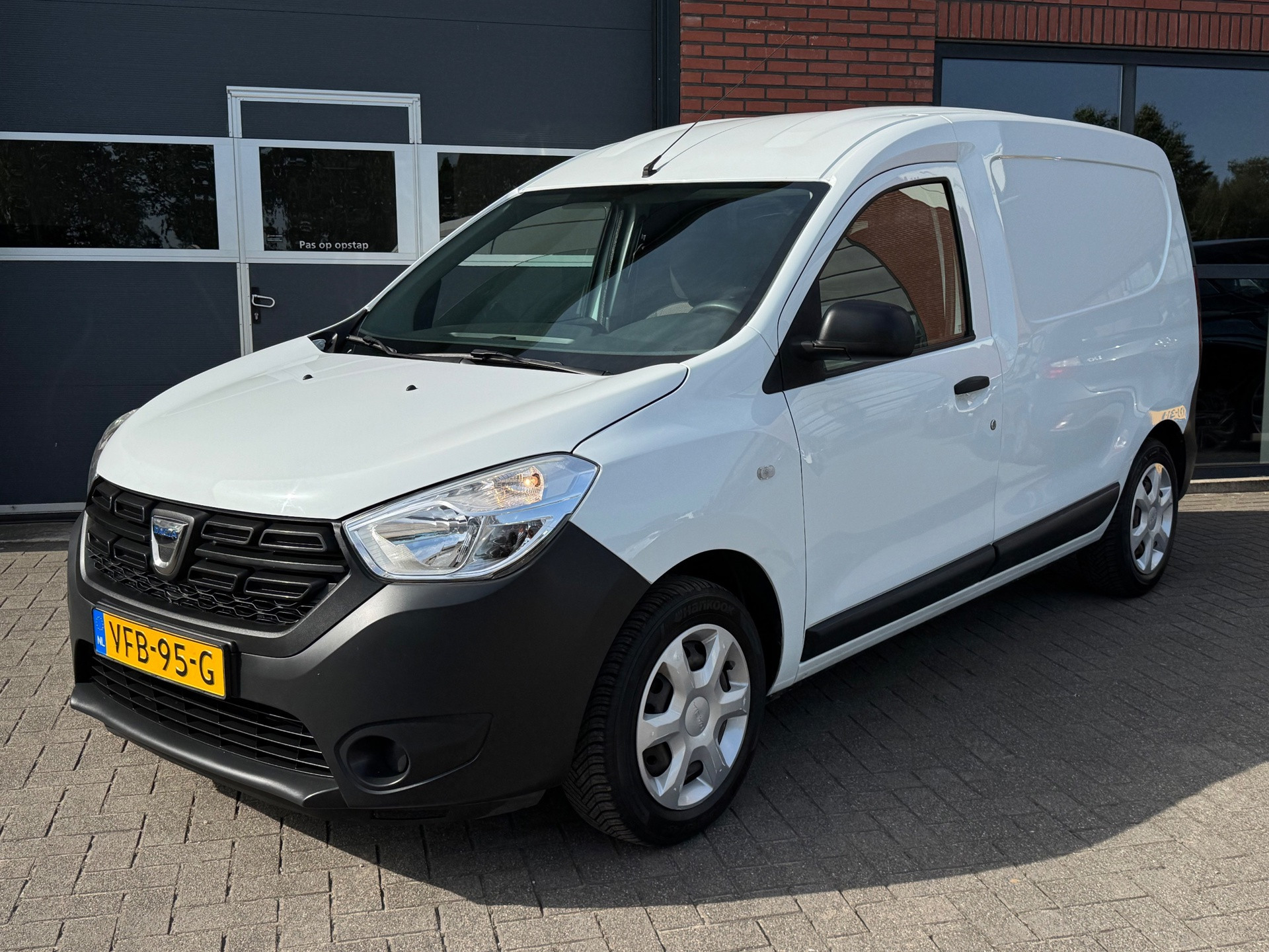 Dacia Dokker 1.5 dCi 75 Essential 2020 - voorkant
