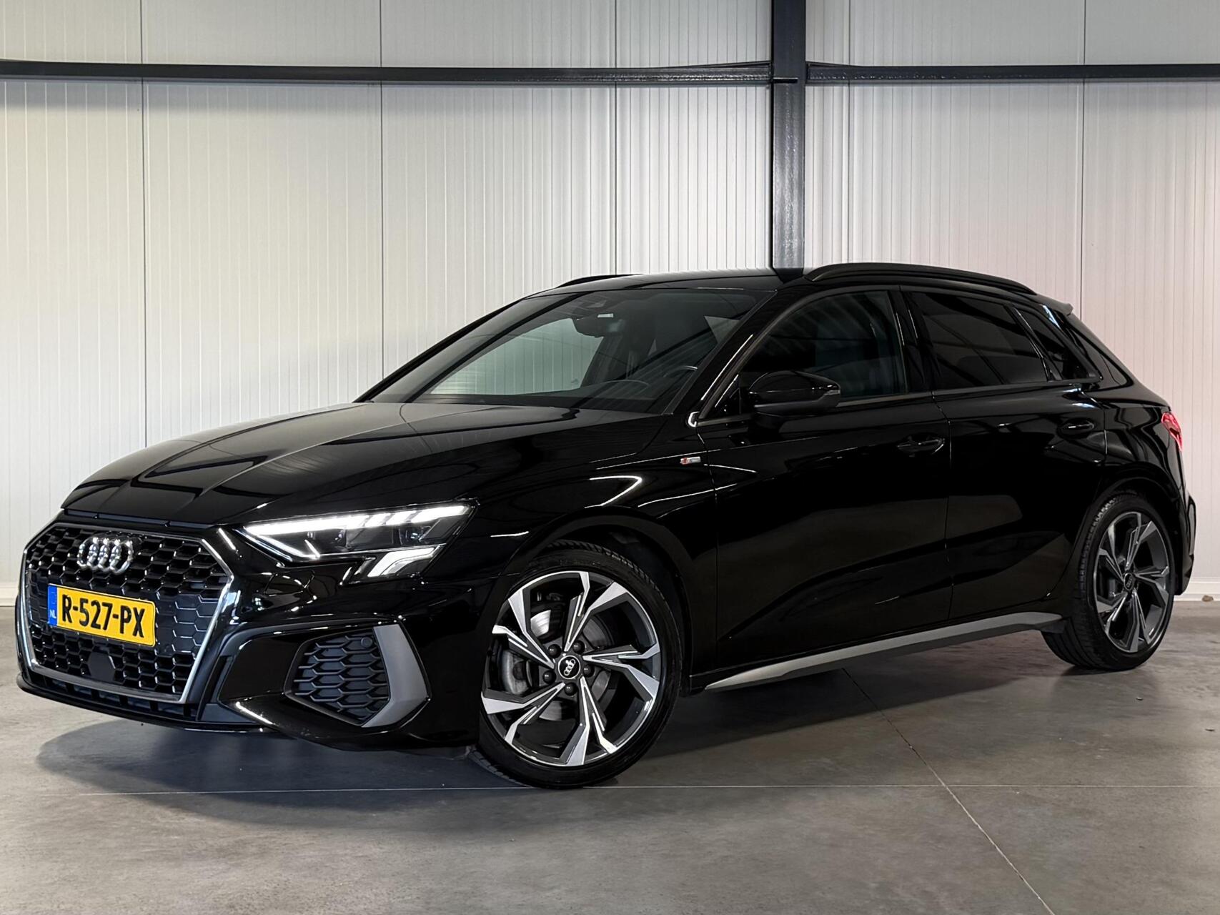 Audi A3 Sportback 35 TFSI 3X S-line Virtual Trekhaak NAP 2022 - voorkant