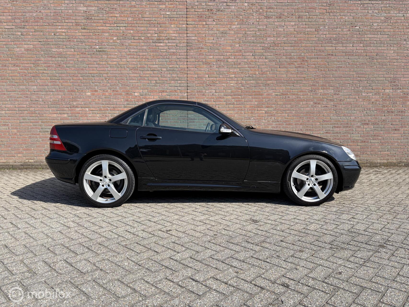 Foto van Mercedes-Benz SLK 200 Kompressor