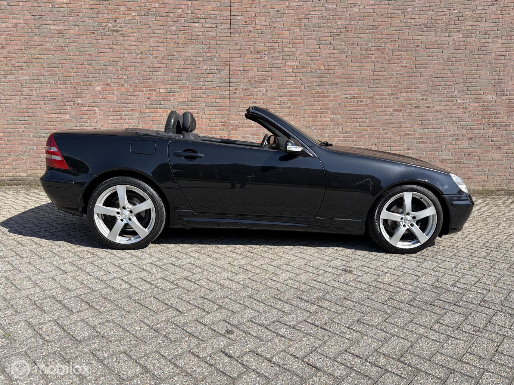 Foto van Mercedes-Benz SLK 200 Kompressor