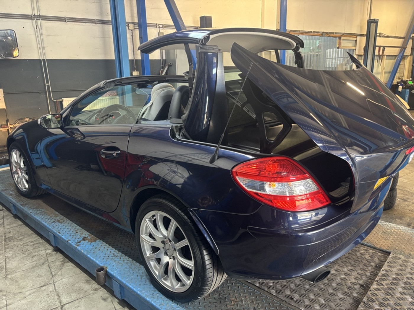 Foto van Mercedes-Benz SLK 200 Kompressor