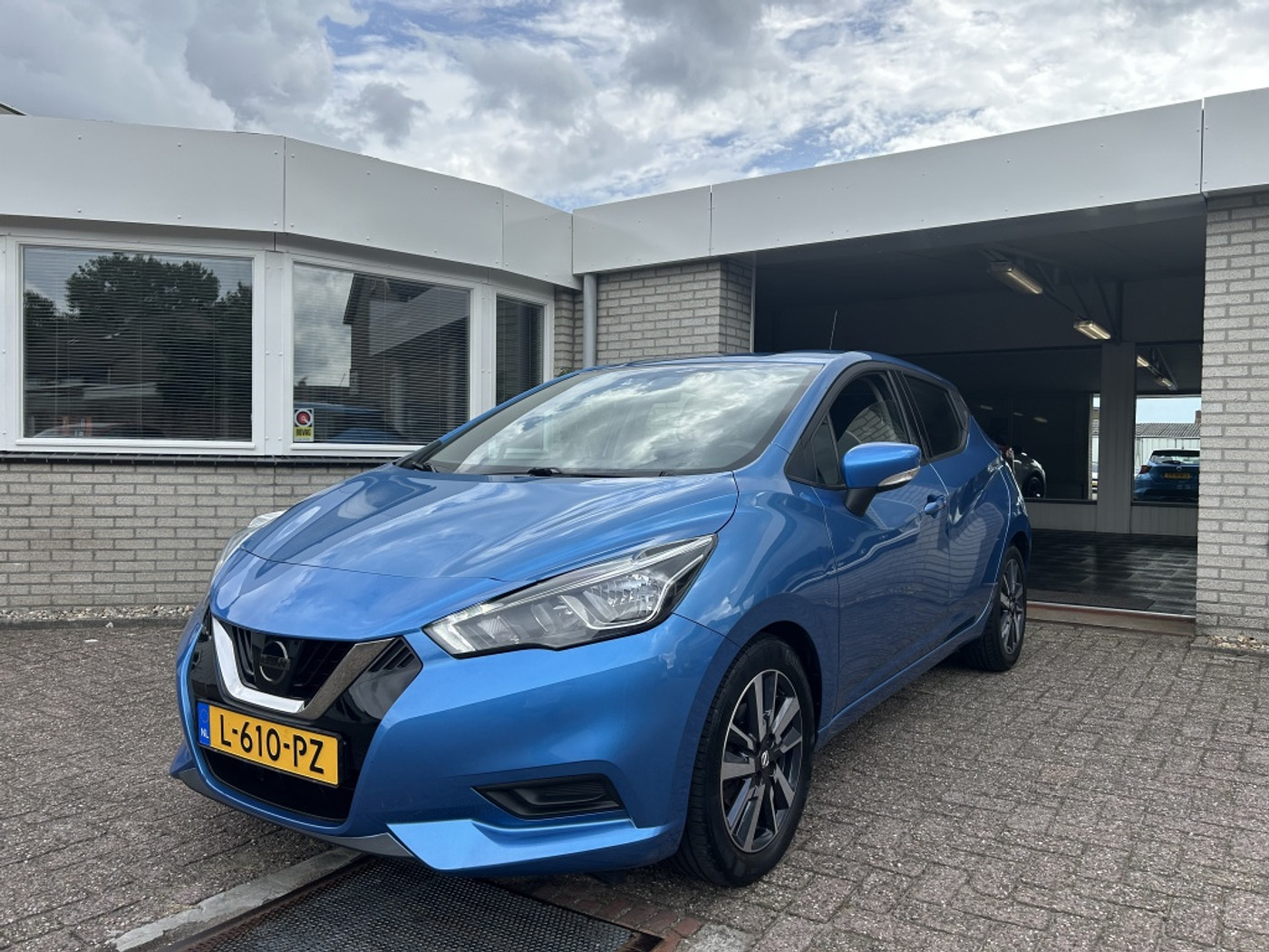 Nissan Nissan Micra 0.9 IG-T 90pk N-Connecta / Navi 2018 - voorkant