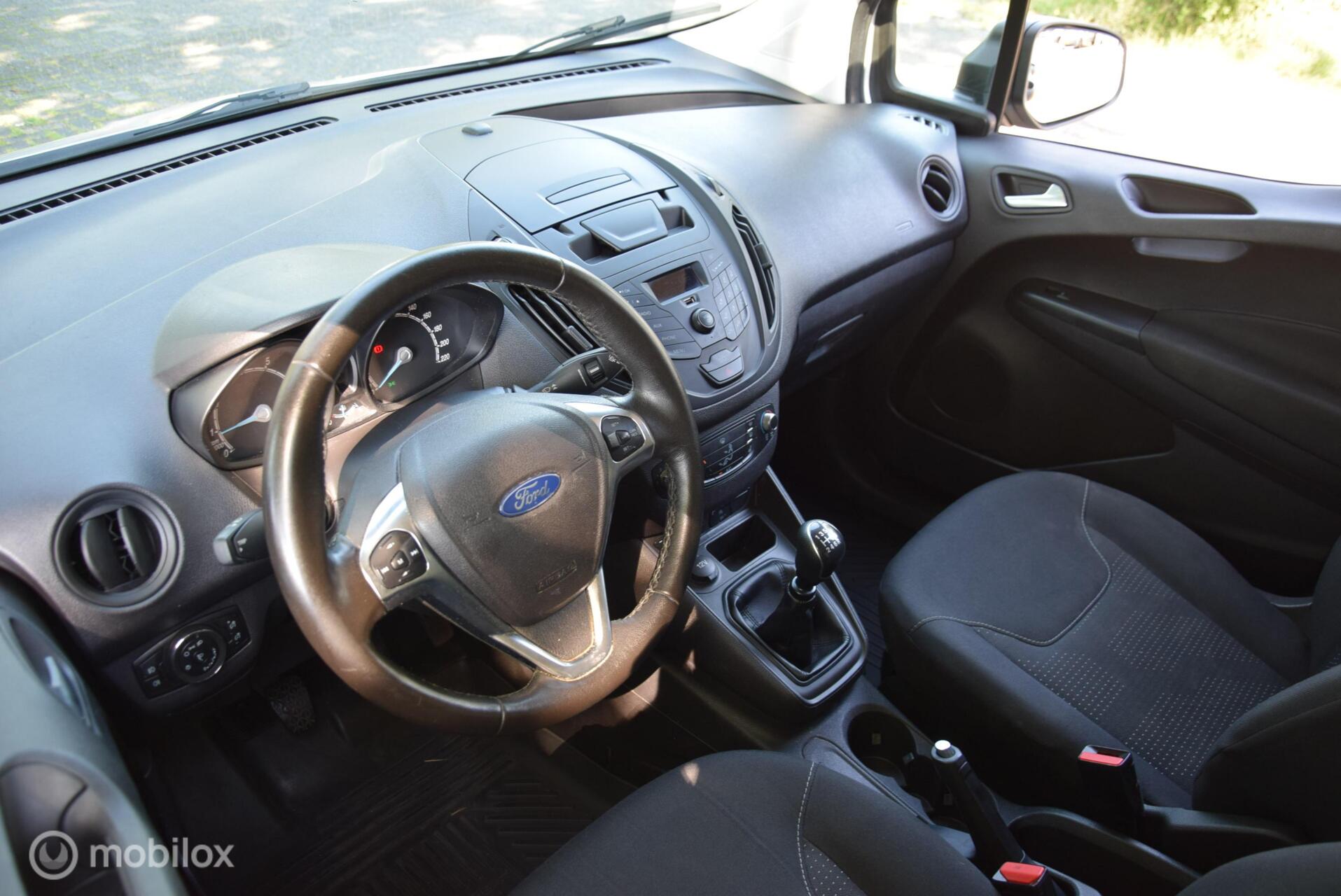 Foto van Ford Transit Courier