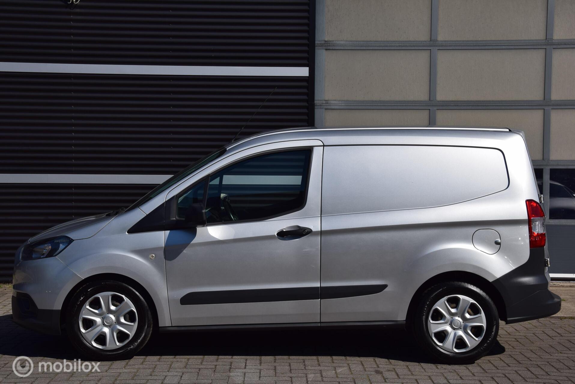 Foto van Ford Transit Courier