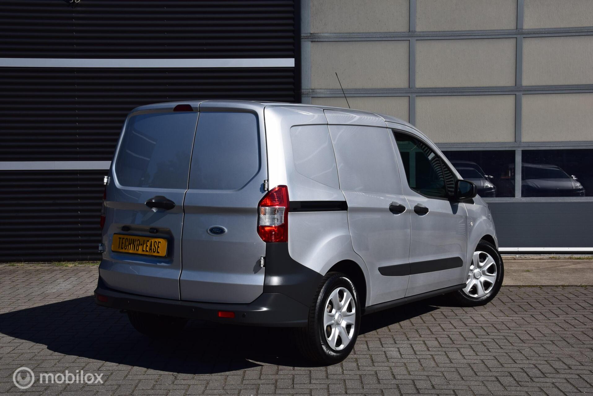 Foto van Ford Transit Courier