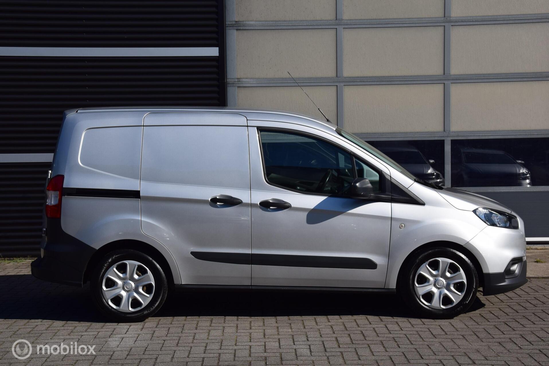 Foto van Ford Transit Courier