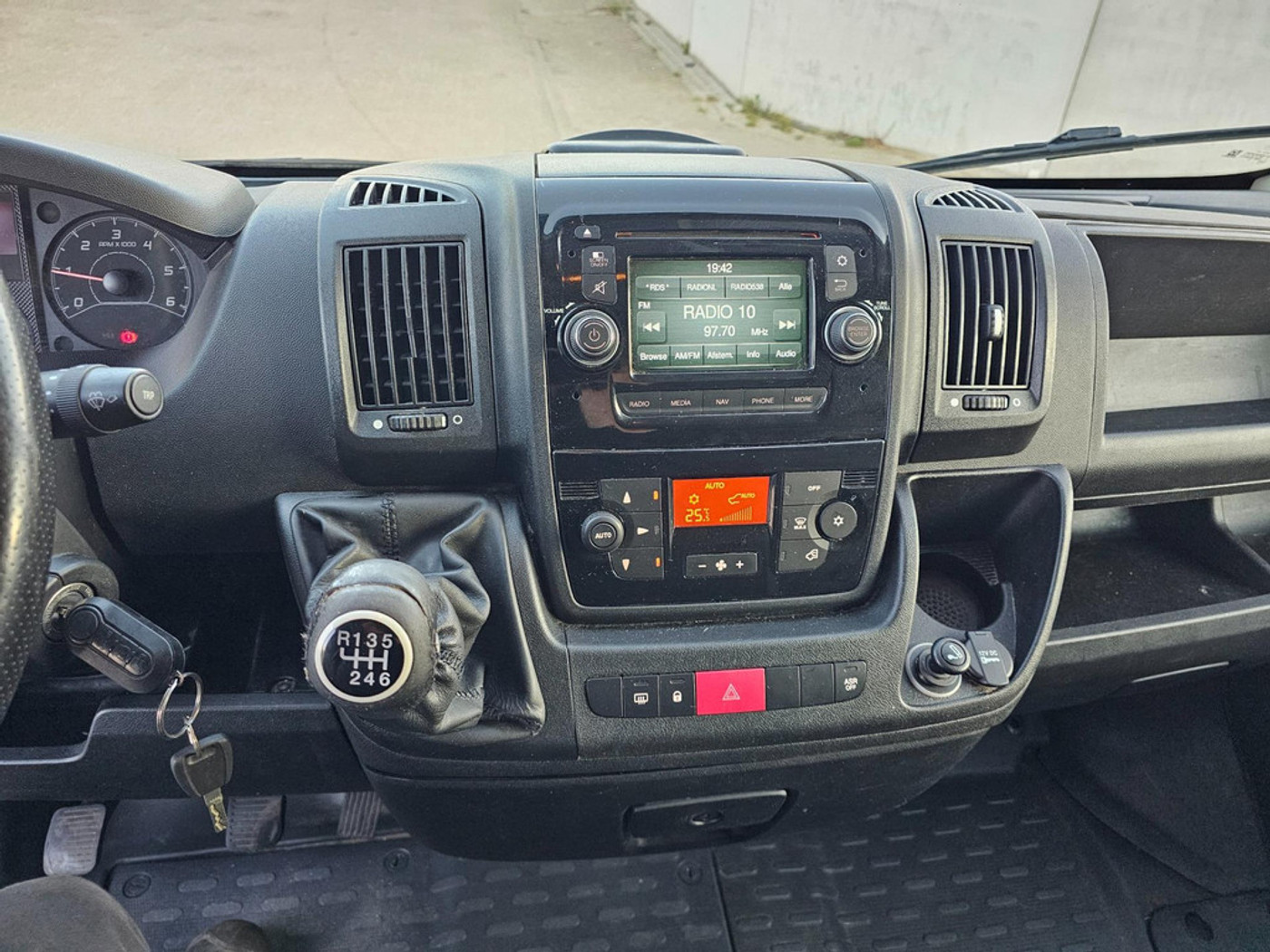 Foto van Peugeot Peugeot Boxer