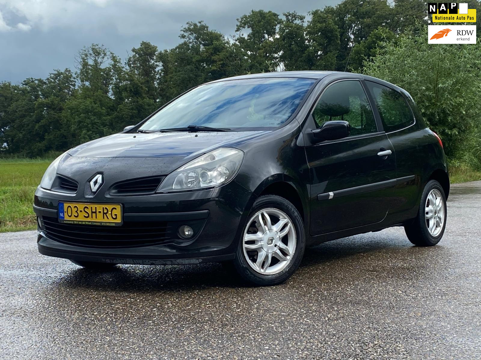 Renault Clio 1.6-16V Dynamique Luxe Airco 2e Eigenaar 15" Velgen Nieuwe APK Elektrisch pakket Cruise Control 2006 - voorkant
