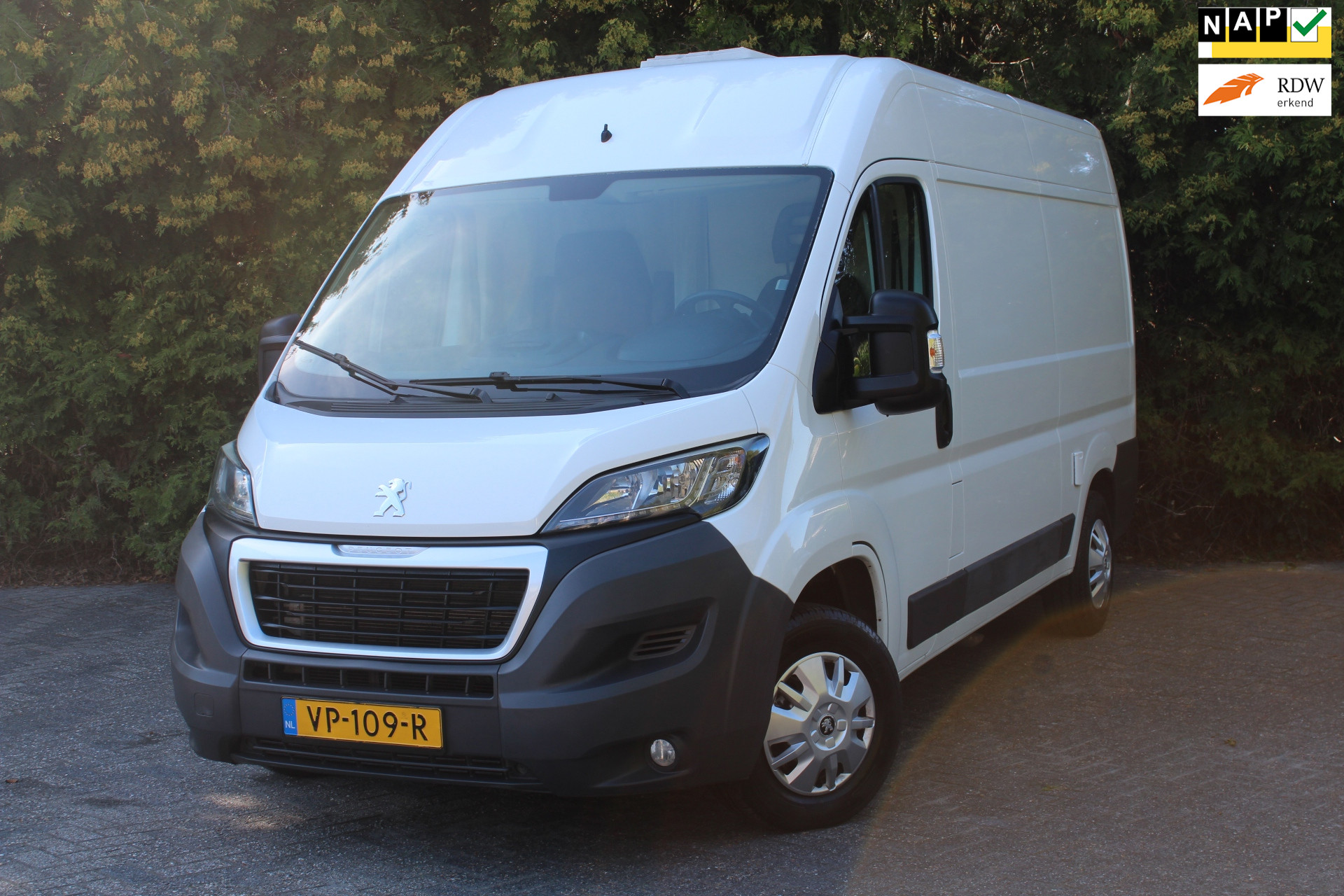 Peugeot Peugeot Boxer 330 2.2 HDI L2H1 DC Profit+ 130PK | Parkeercamera | Navigatie | Cruise Control | PDC 2015 - voorkant