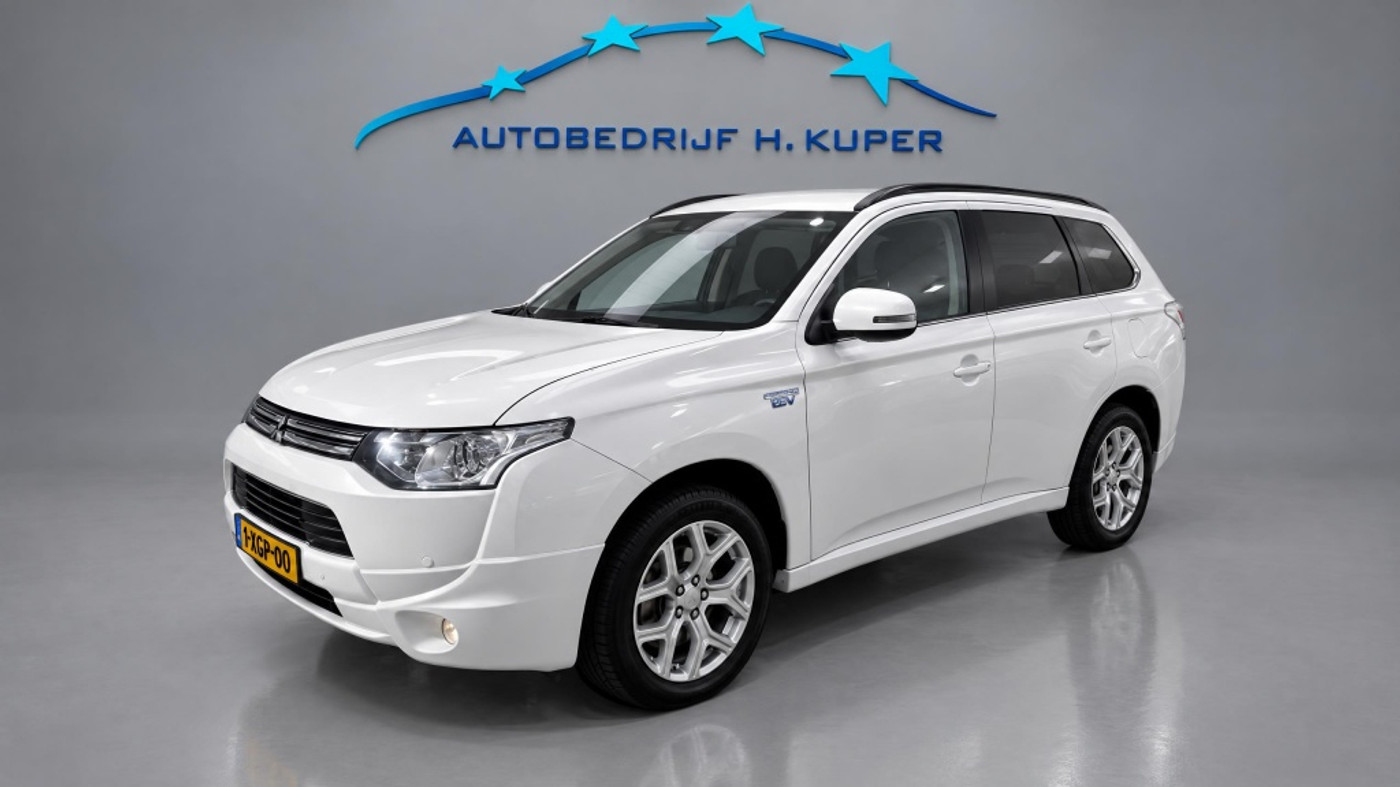 Mitsubishi Mitsubishi Outlander 2.0 PHEV Bns. Ed. | Trekhaak | Cruise | Camera | Navi | 2014 - voorkant