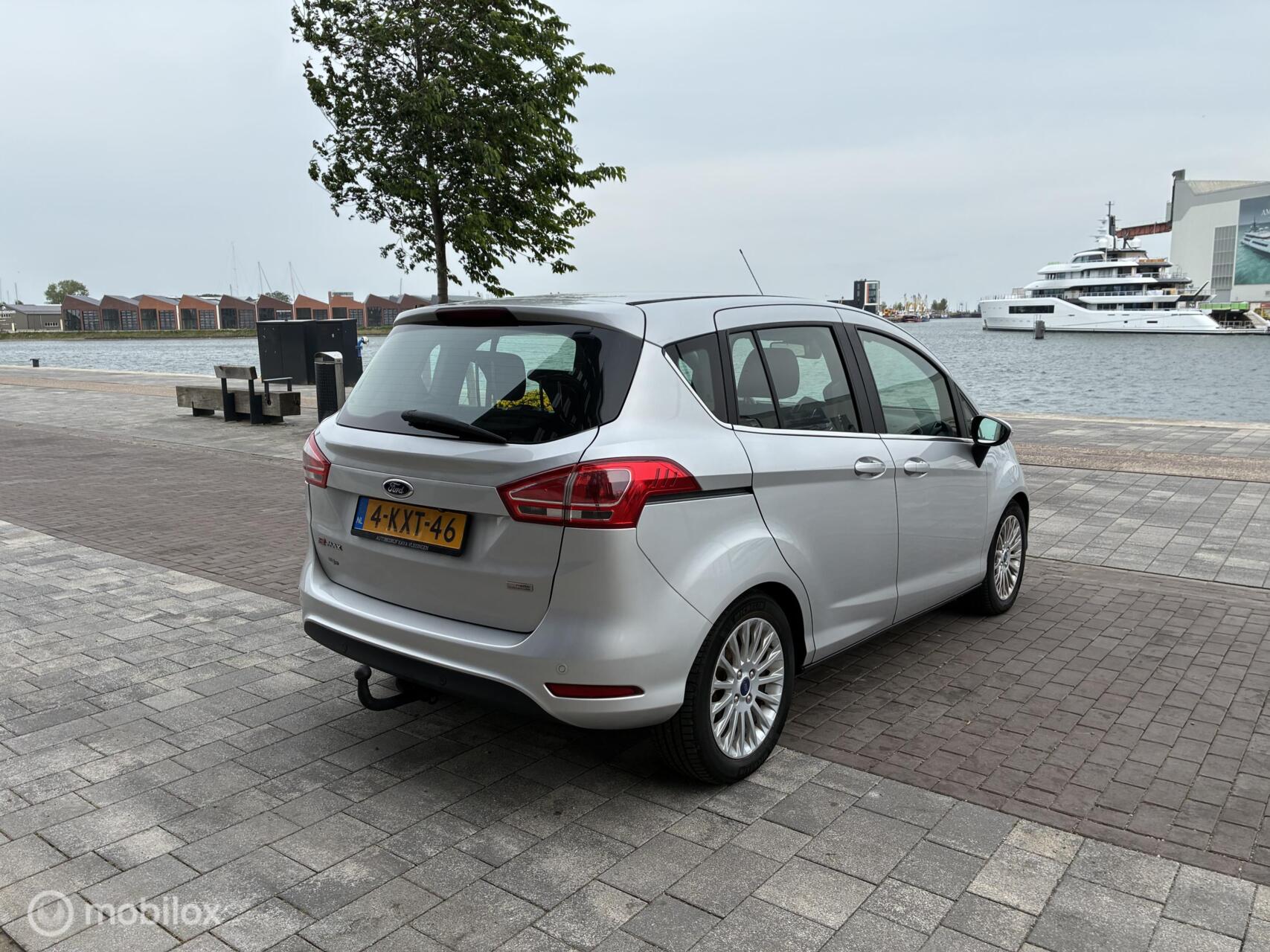 Foto van Ford B-max