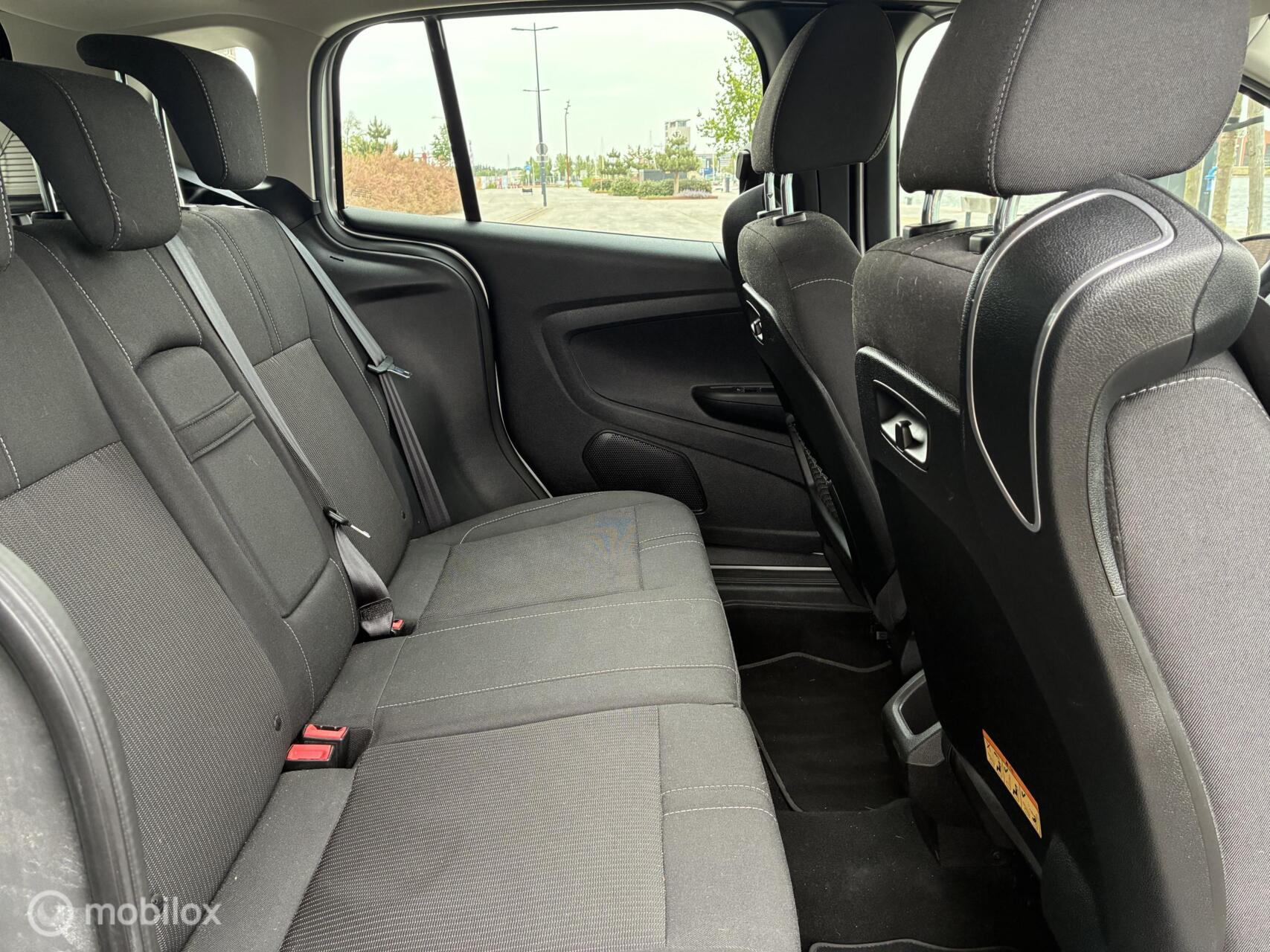 Foto van Ford B-max