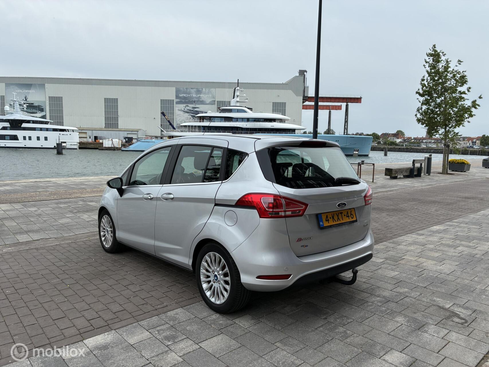 Foto van Ford B-max