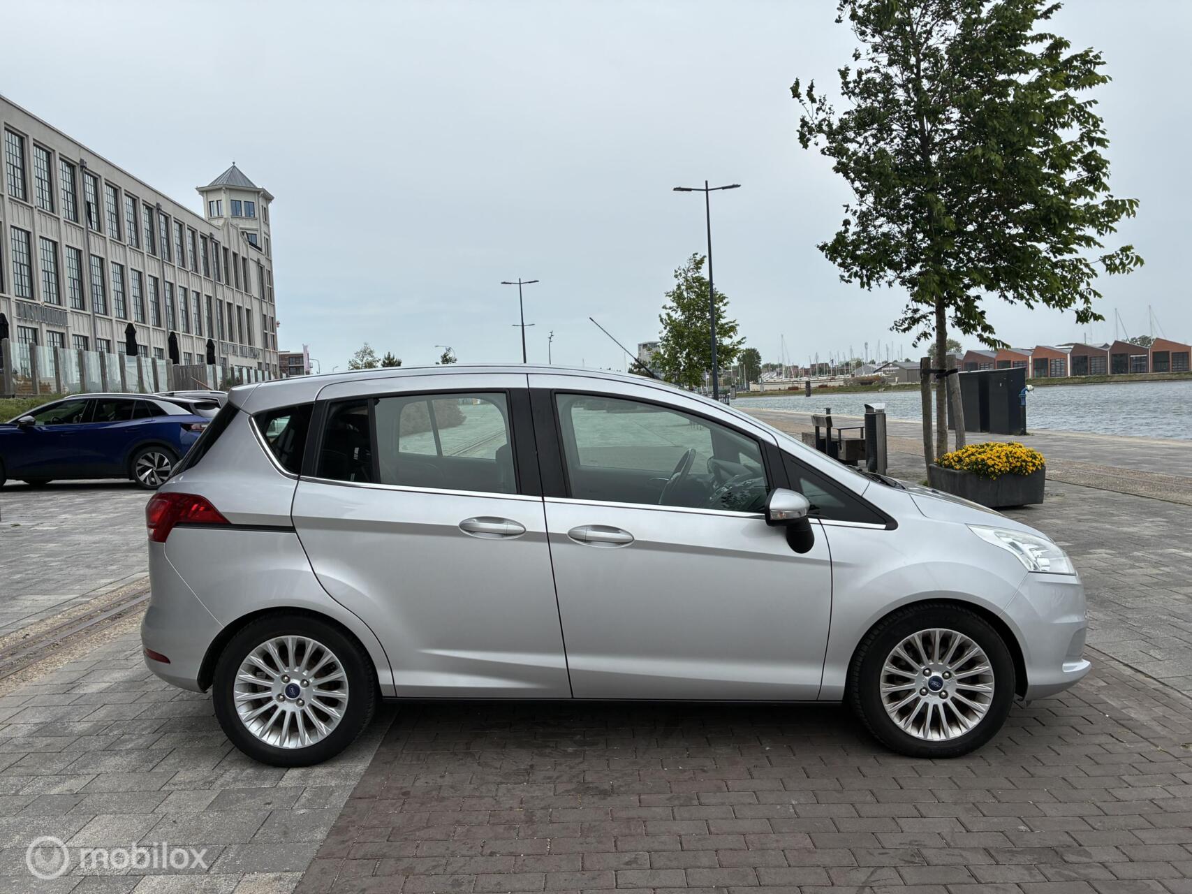 Foto van Ford B-max