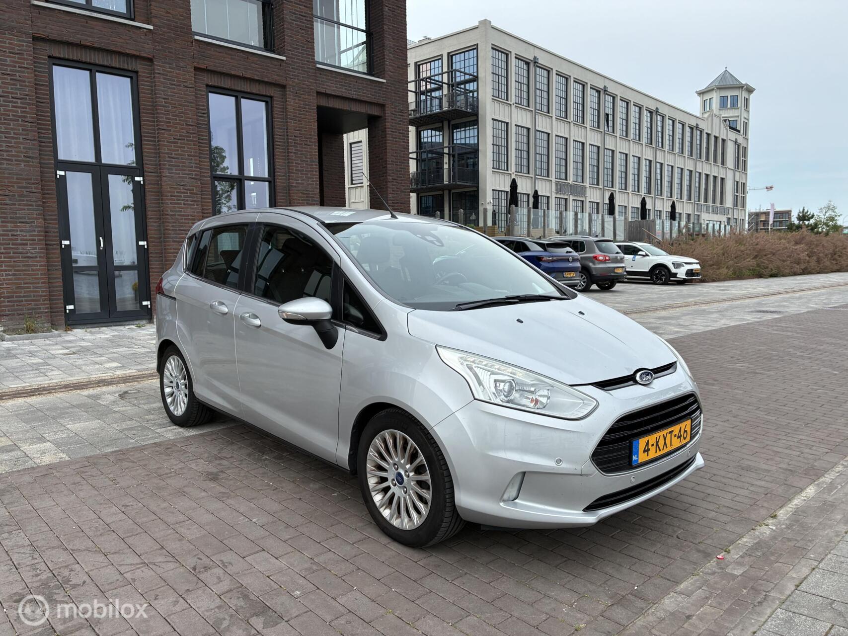Foto van Ford B-max
