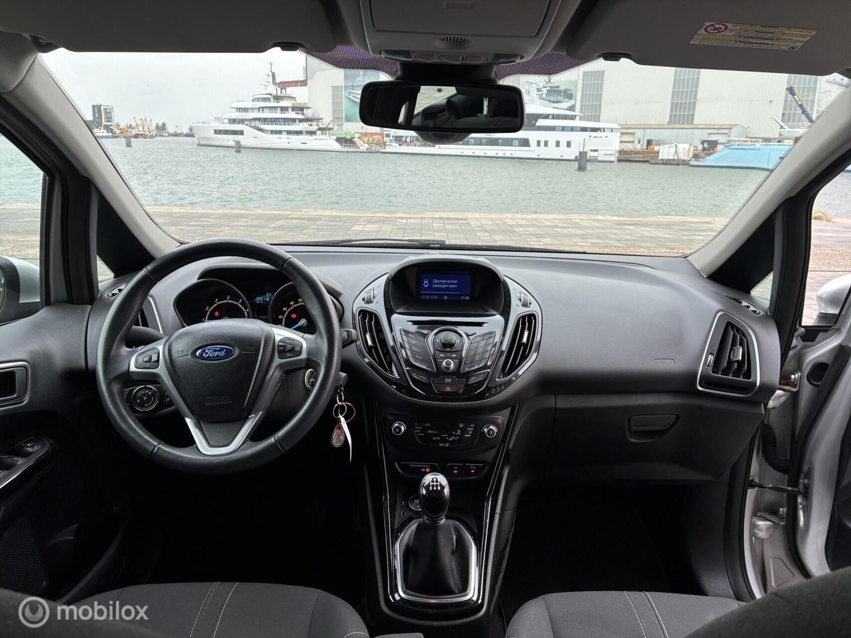 Foto van Ford B-max