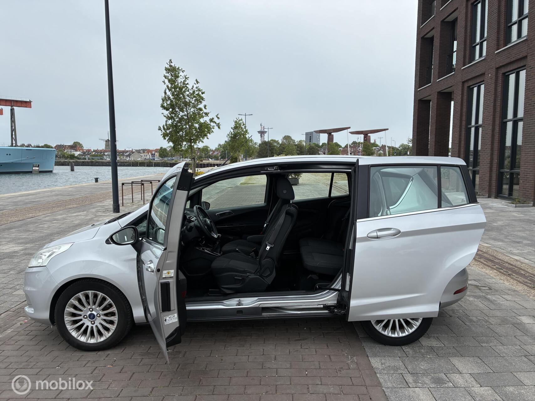 Foto van Ford B-max