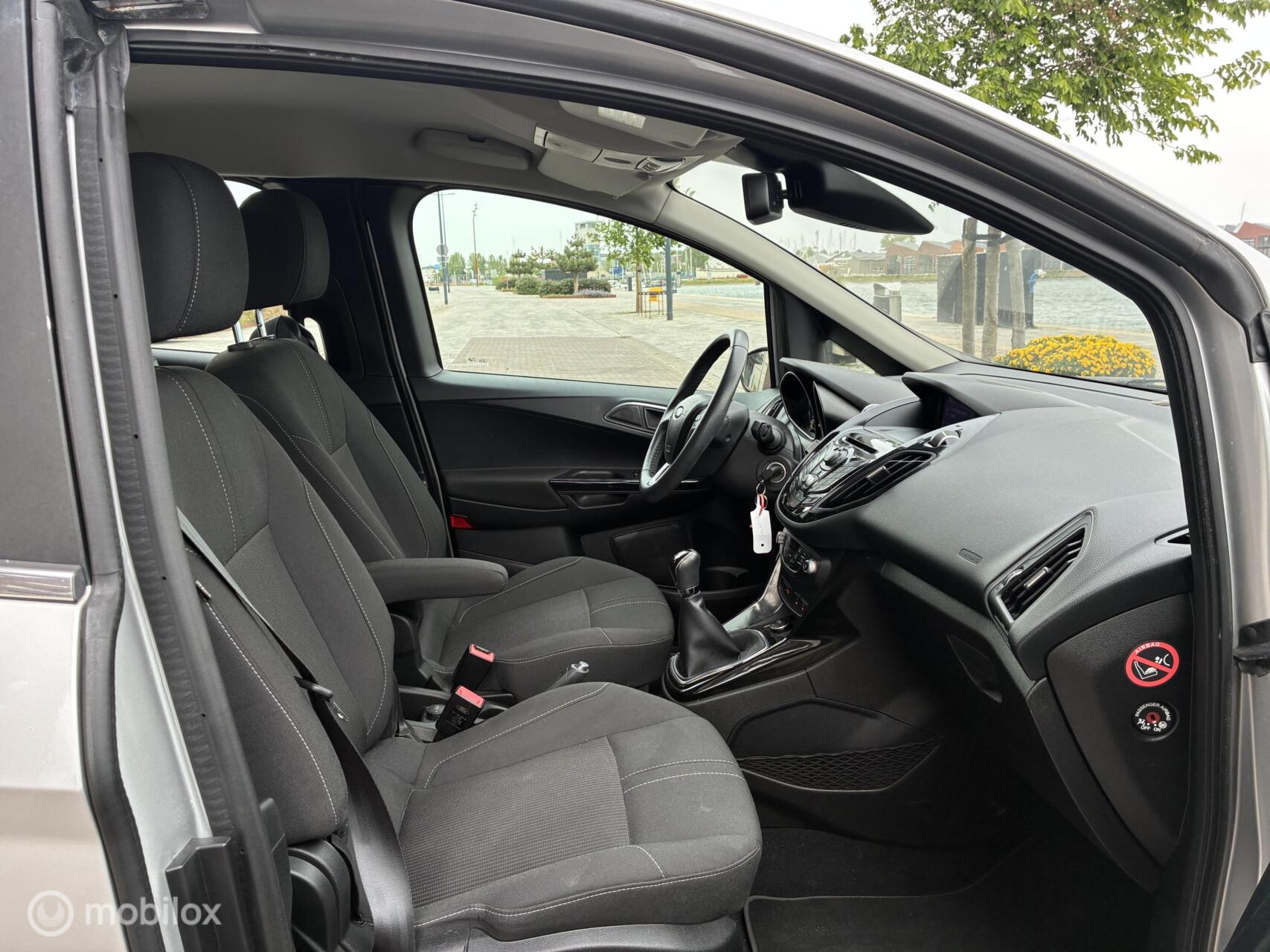 Foto van Ford B-max